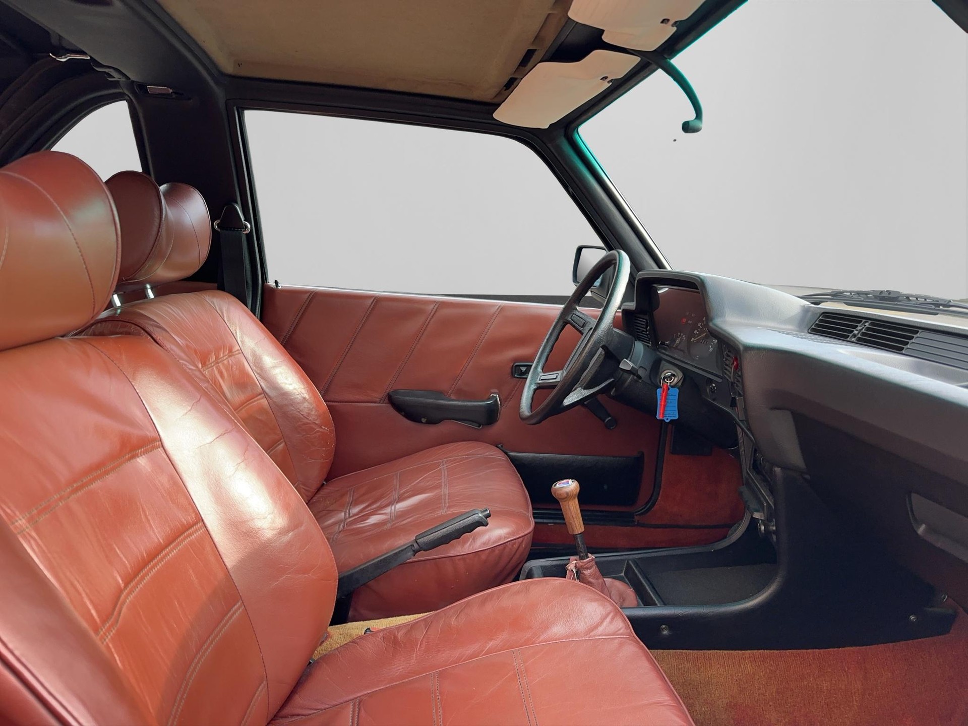 BMW 320-image-14