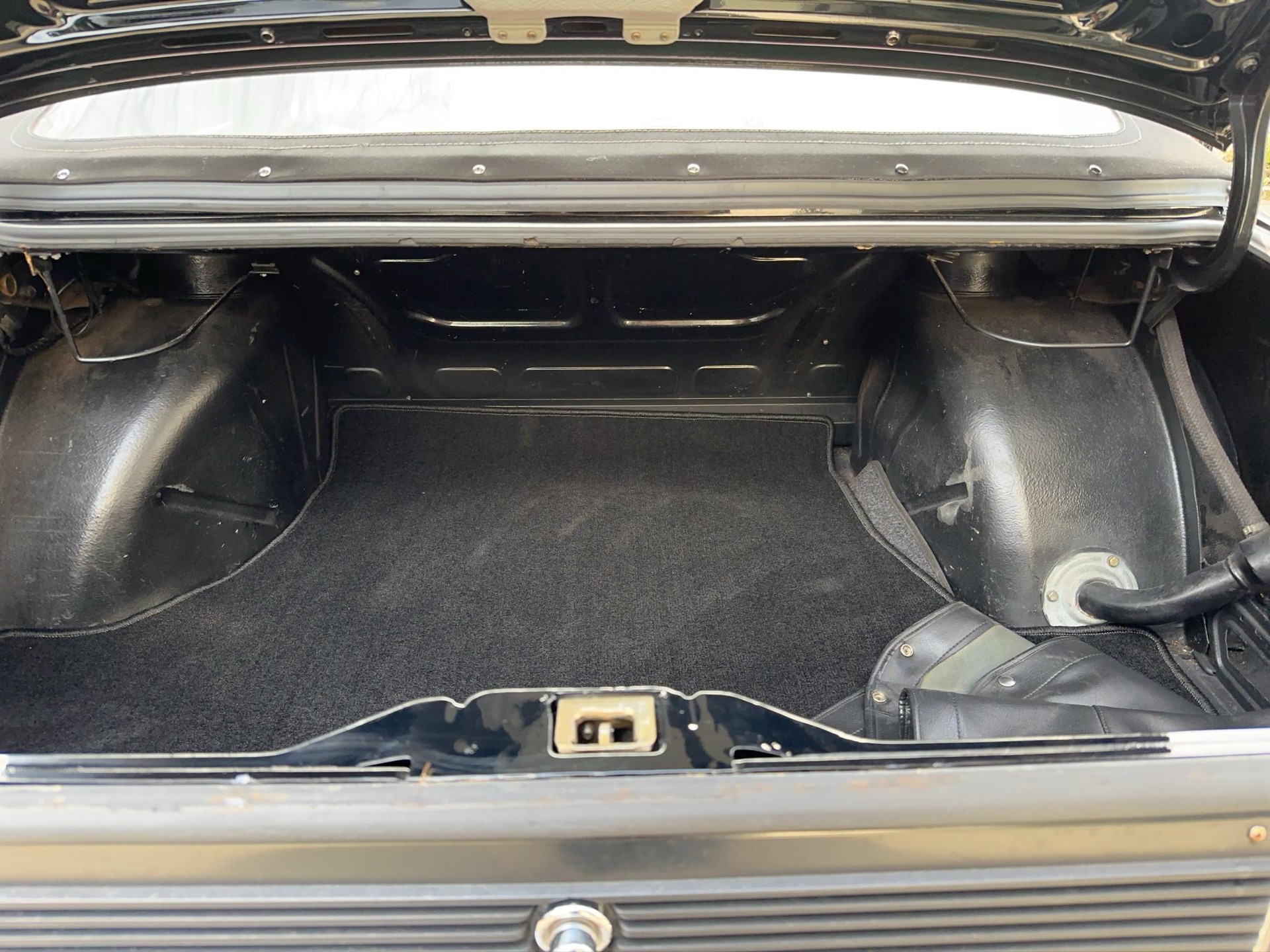 BMW 320-image-16