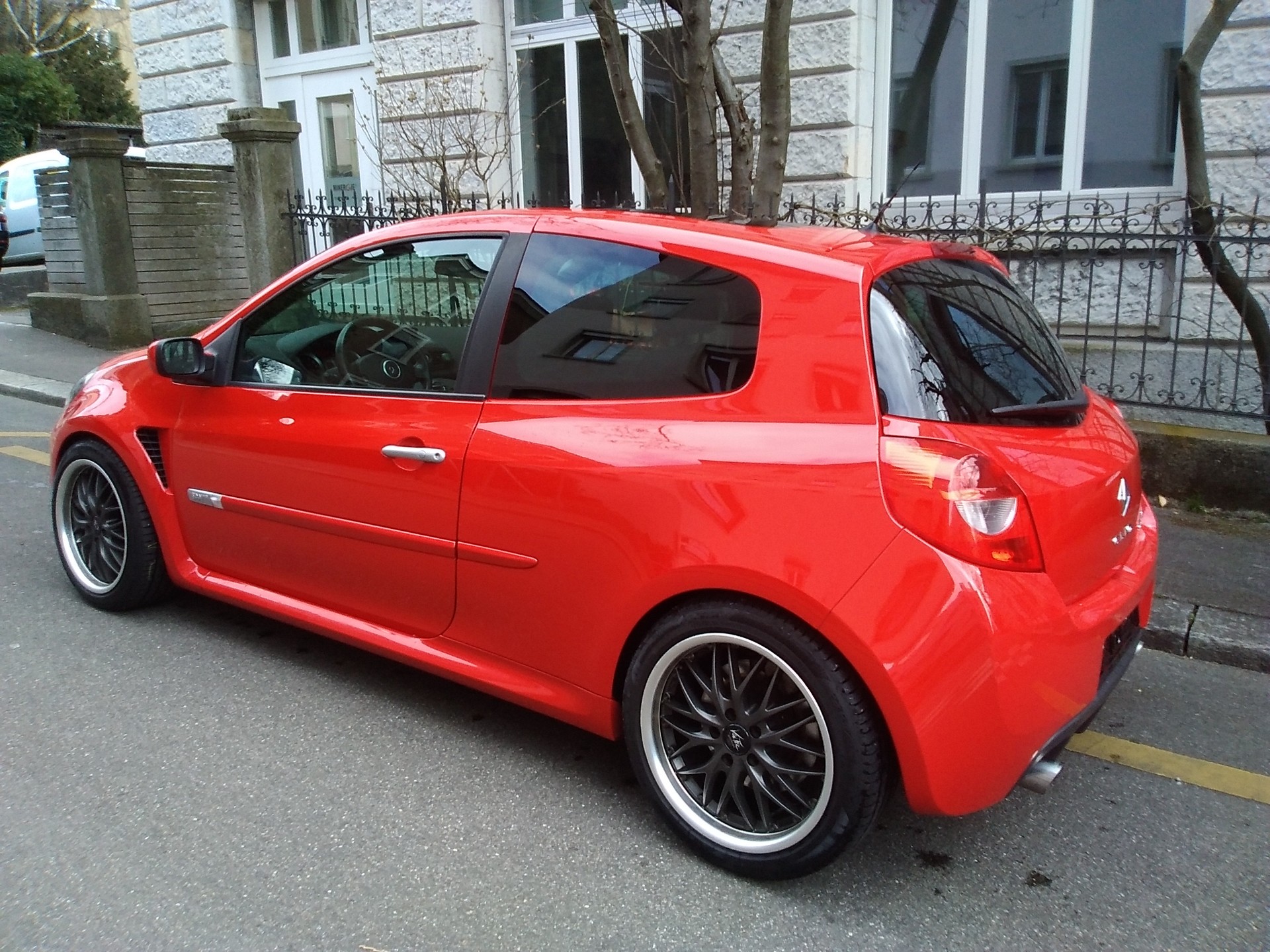 RENAULT Clio 2.0 16V Sport-image-2