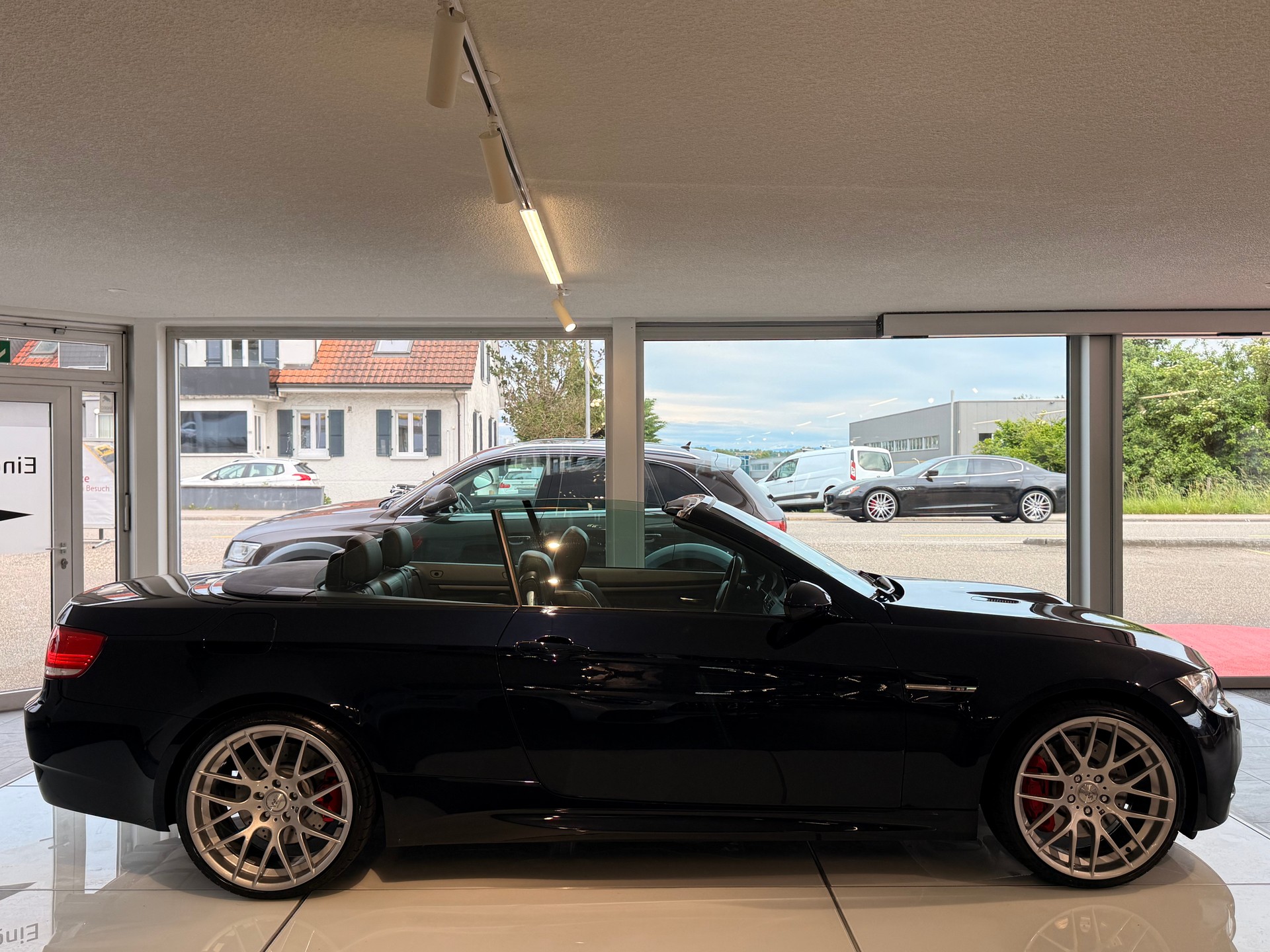 BMW M3 Cabriolet-image-6