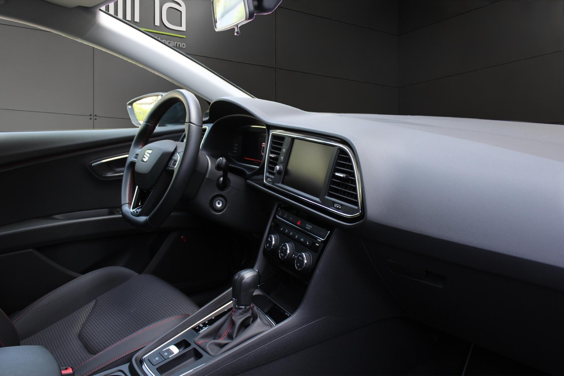 SEAT Leon 2.0 TSI FR DSG-image-8