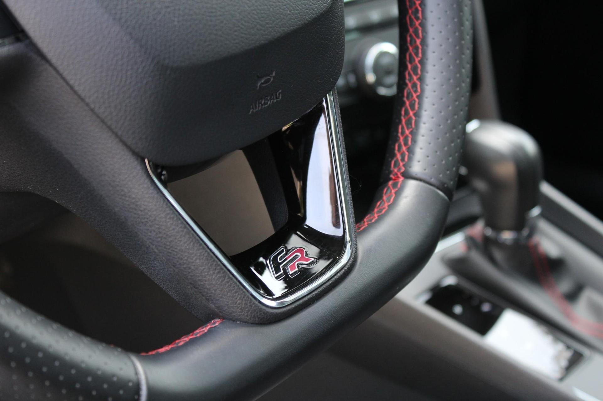 SEAT Leon 2.0 TSI FR DSG-image-9