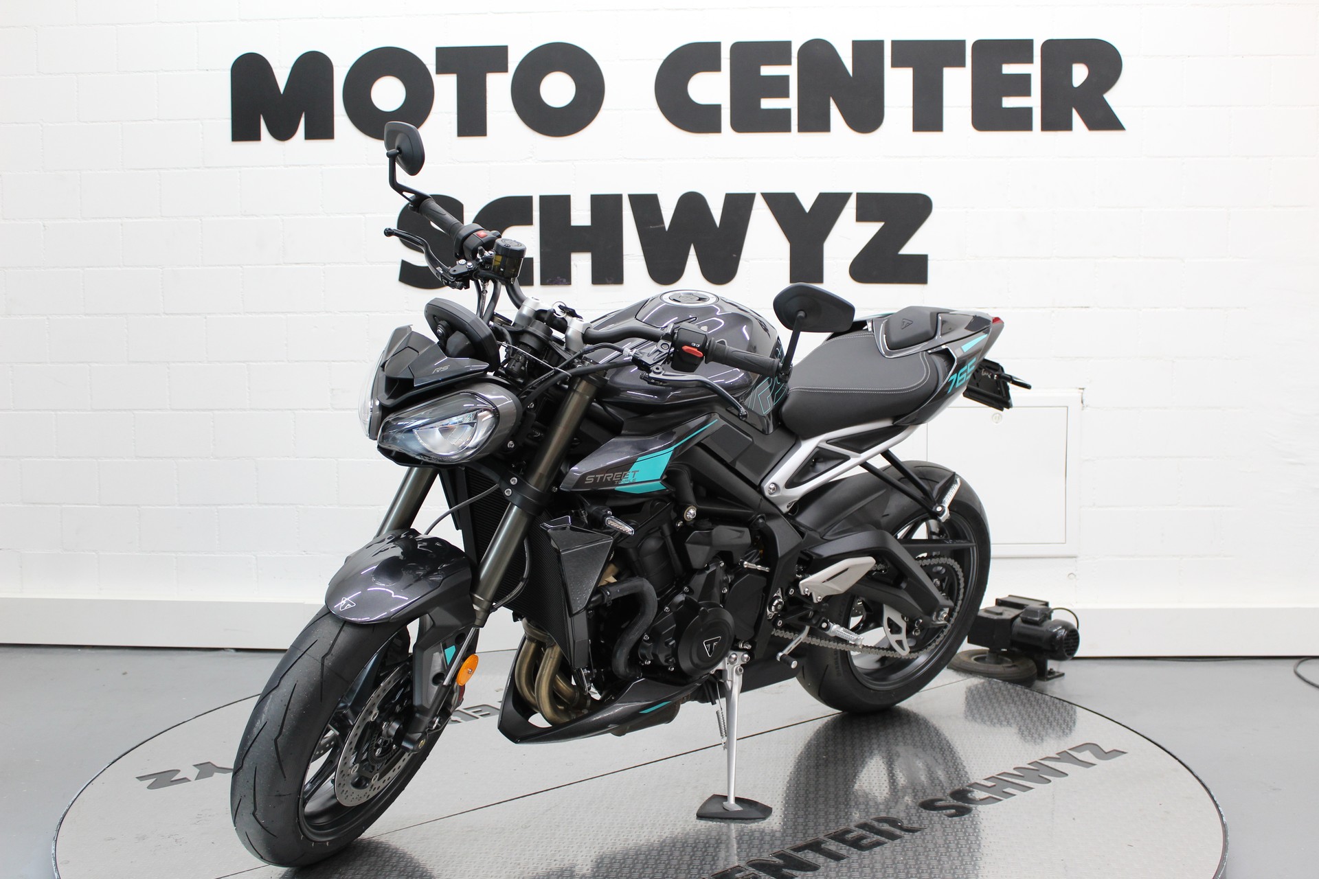 TRIUMPH Street Triple 765 RS-showroom-element-3