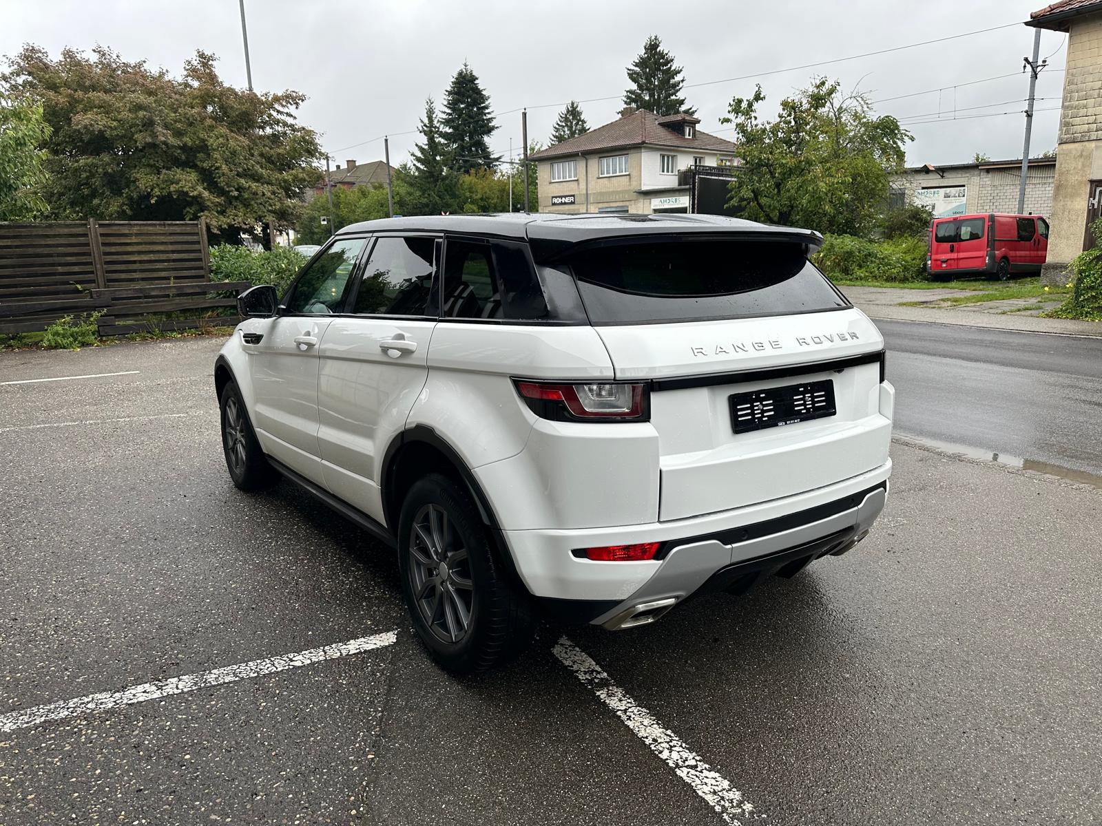 LAND ROVER Range Rover Evoque 2.0 TD4 SE Dynamic AT9-image-2