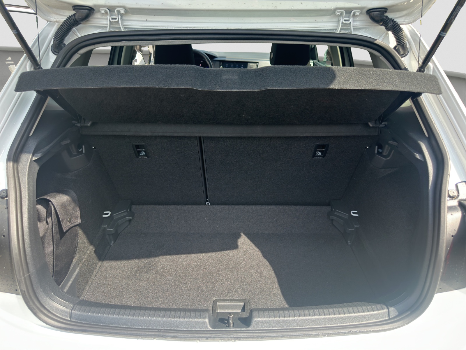 VW Polo 1.0 TSI Basis-image-9