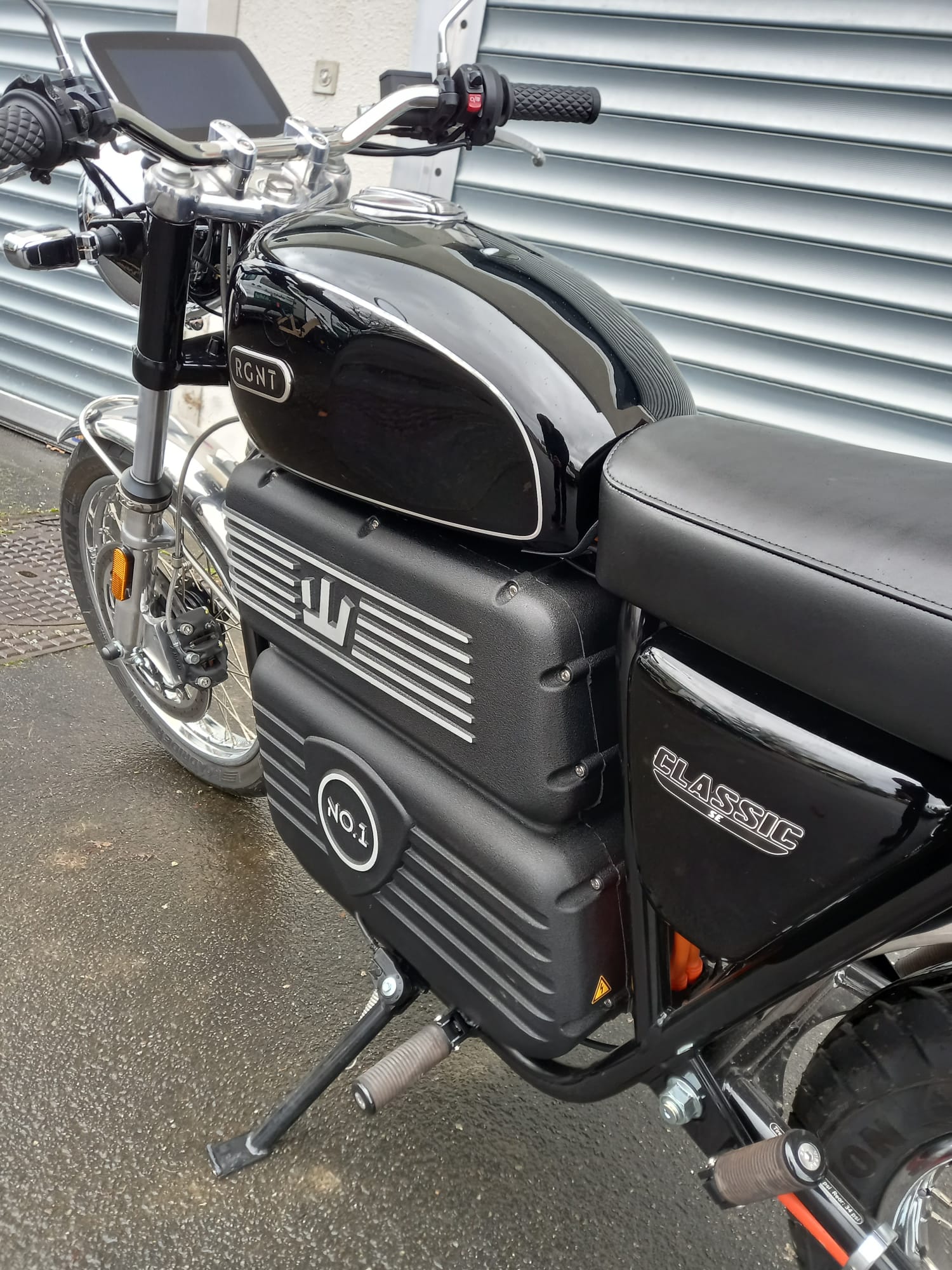 RGNT Classic SE 9.5 kWh Aktion-showroom-element-1