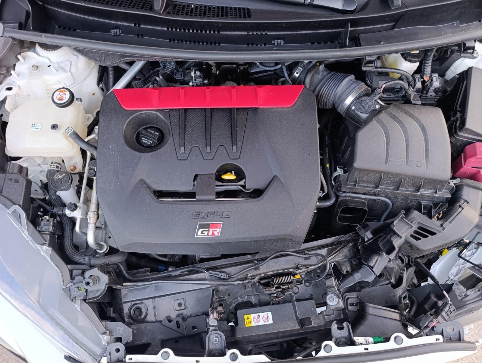 TOYOTA Yaris 1.6 GR Sport-image-4