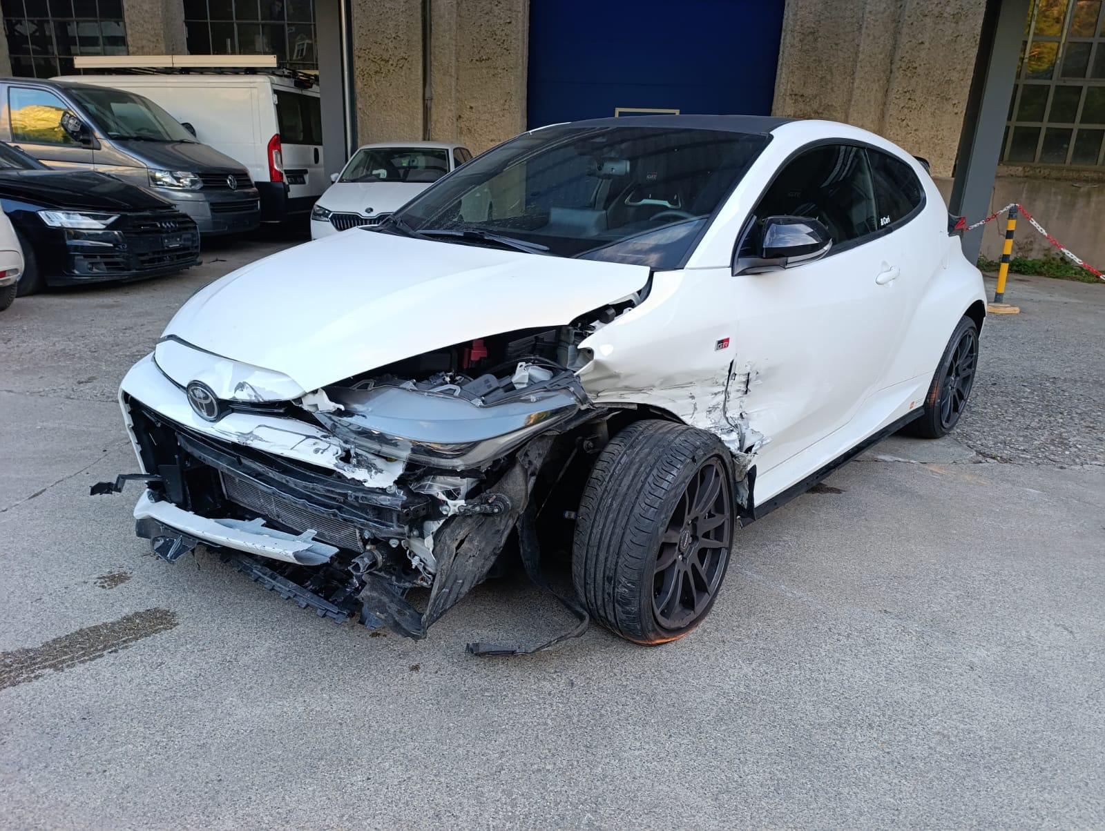TOYOTA Yaris 1.6 GR Sport-image-1