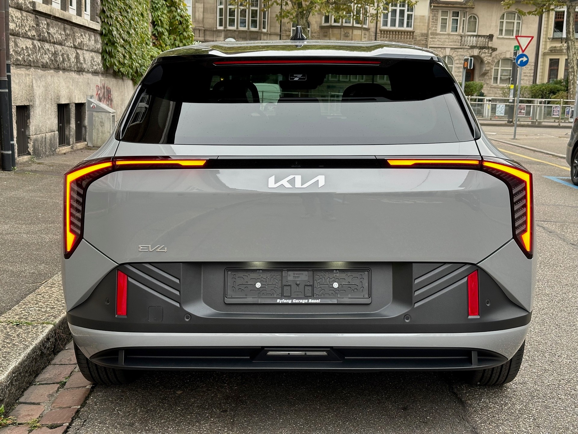 KIA EV4 81,4 kWh Earth+-image-4