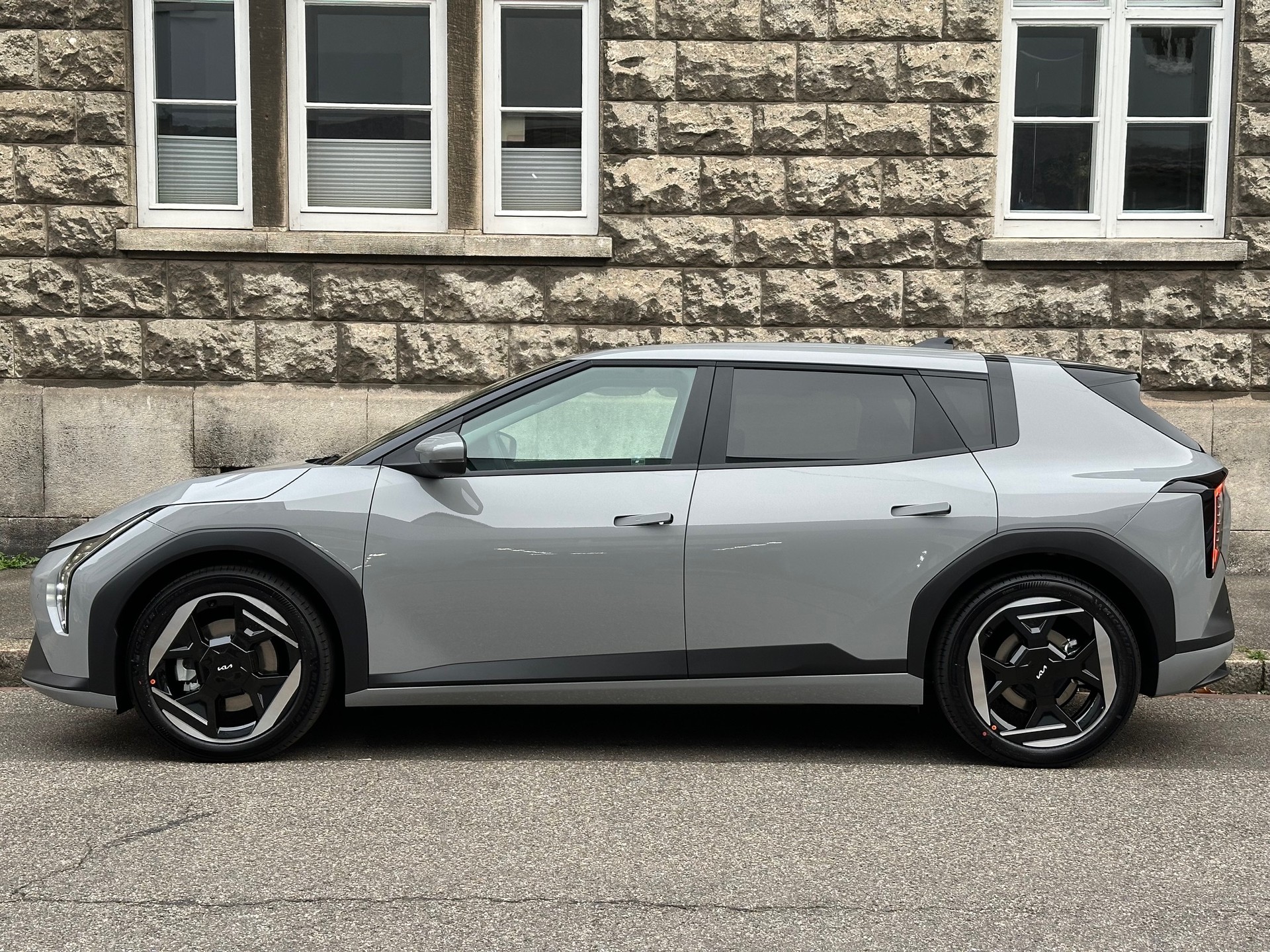 KIA EV4 81,4 kWh Earth+-image-6