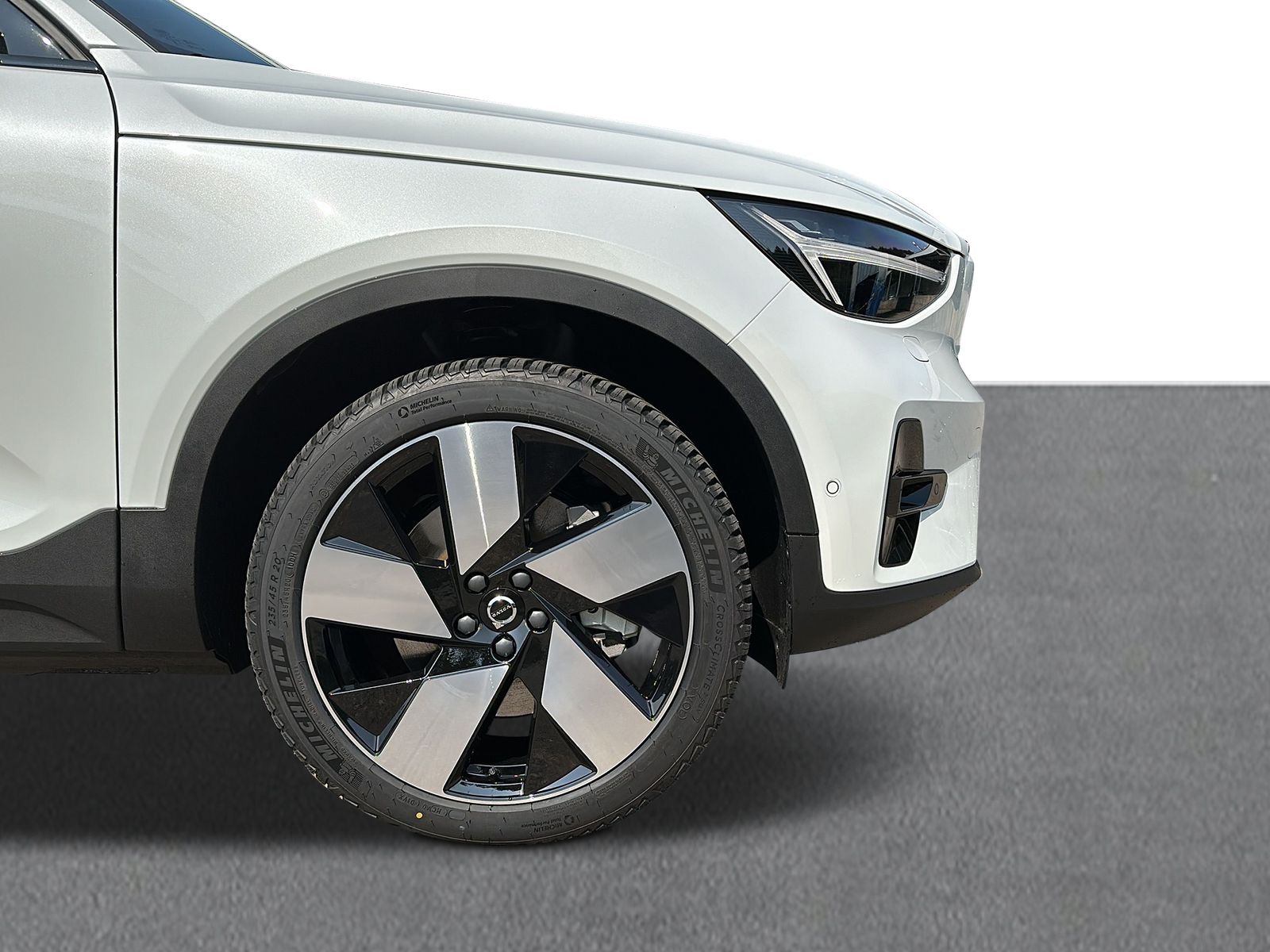 VOLVO C40 P8 Twin Recharge Ultimate AWD-image-11