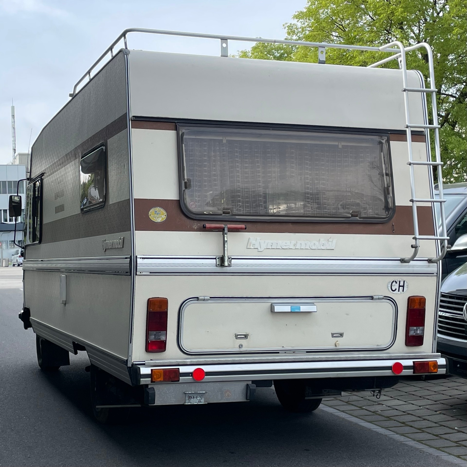 MERCEDES-BENZ Hymer-image-2