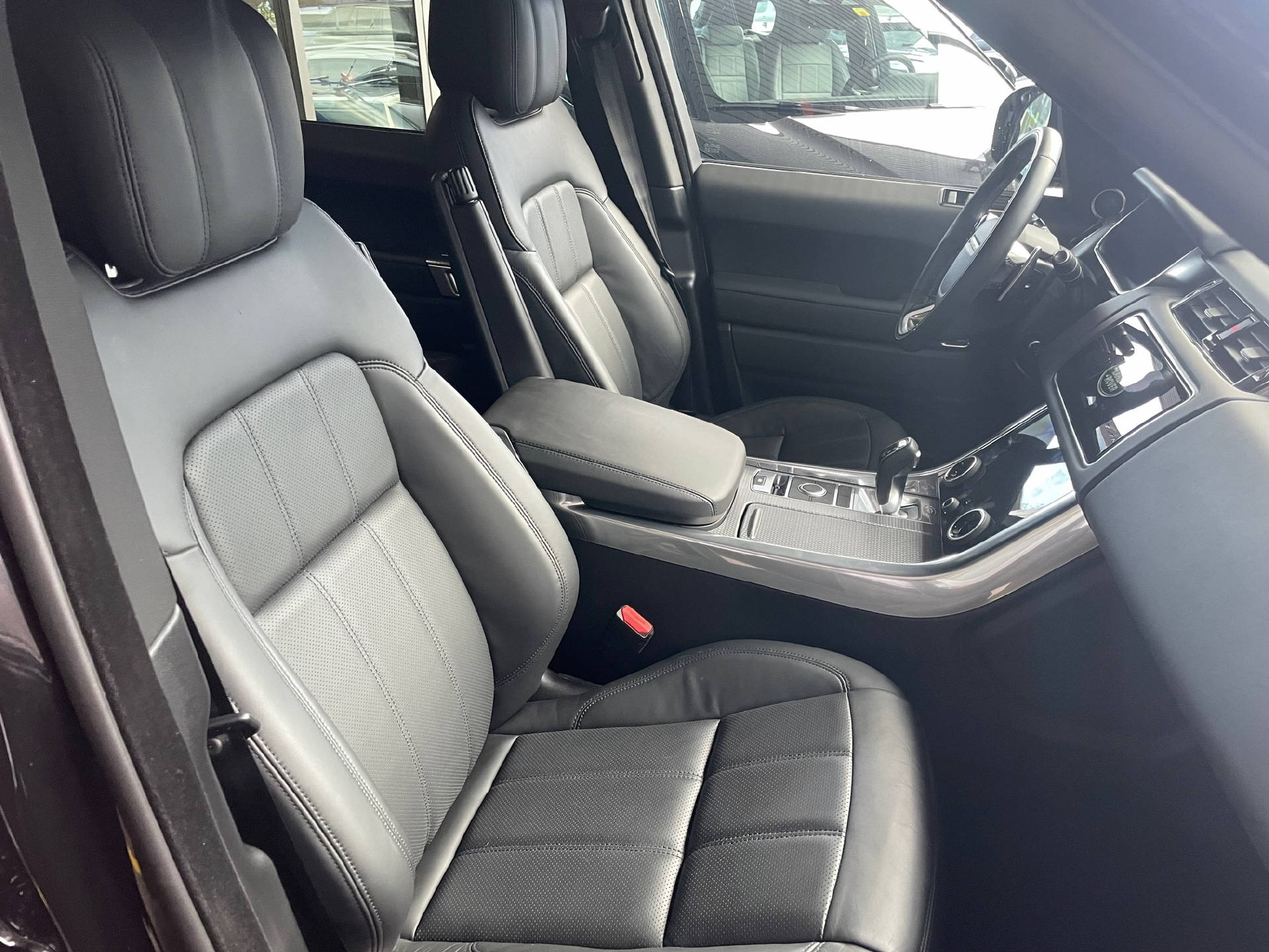LAND ROVER Range Rover Sport 3.0 I6D HSE Dynamic-image-9