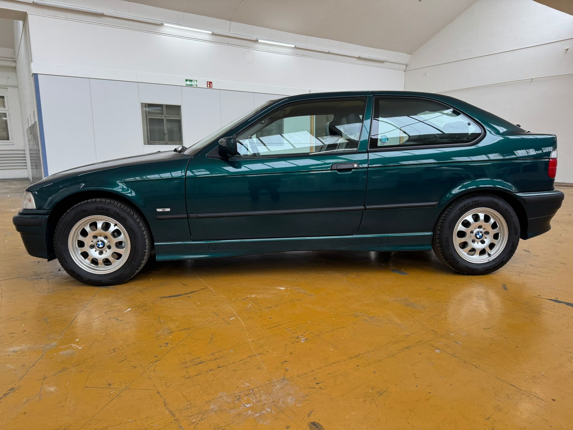 BMW 316i Compact Comfort-image-3