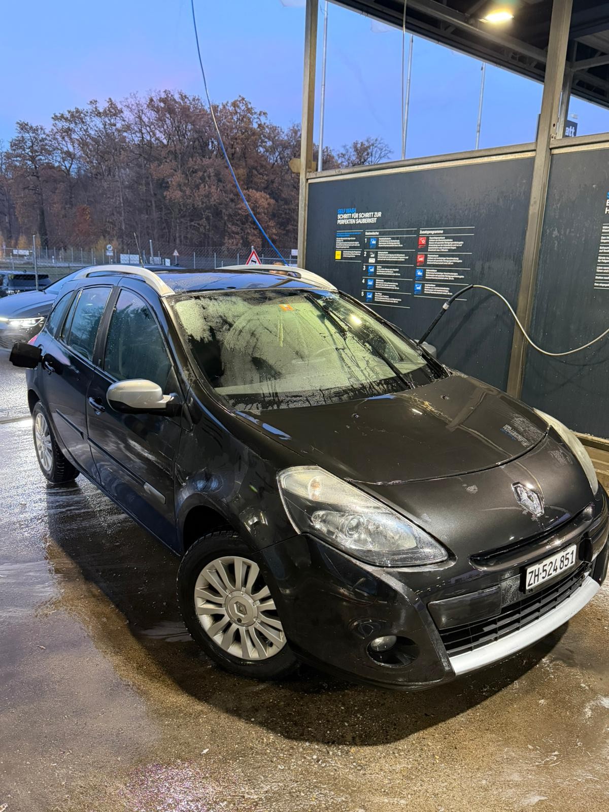 RENAULT Clio Grandtour 1.2 16V Turbo 20th Edition — slika 1