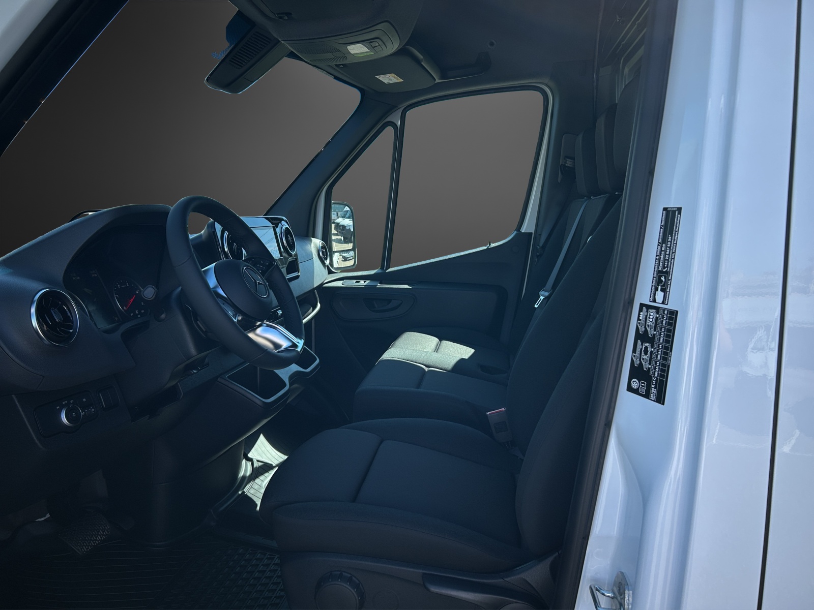 MERCEDES-BENZ Sprinter 317 CDI Standard 9G-TRONIC-image-9
