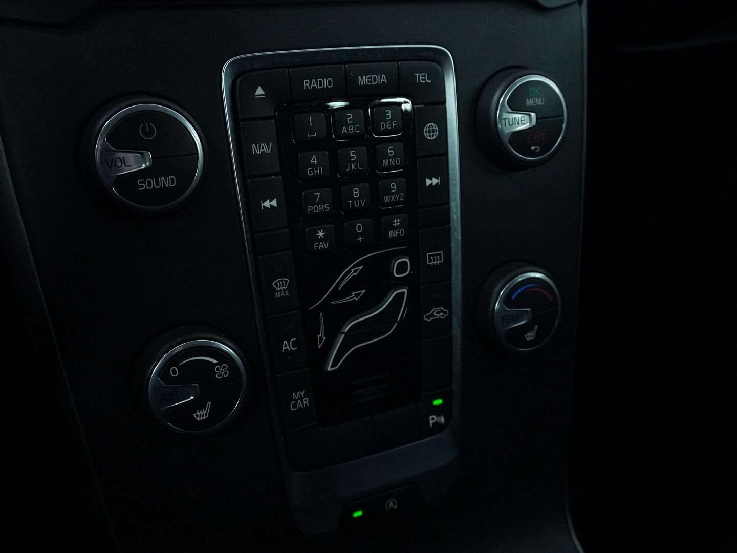 VOLVO V40 D2 Kinetic Powershift-image-7