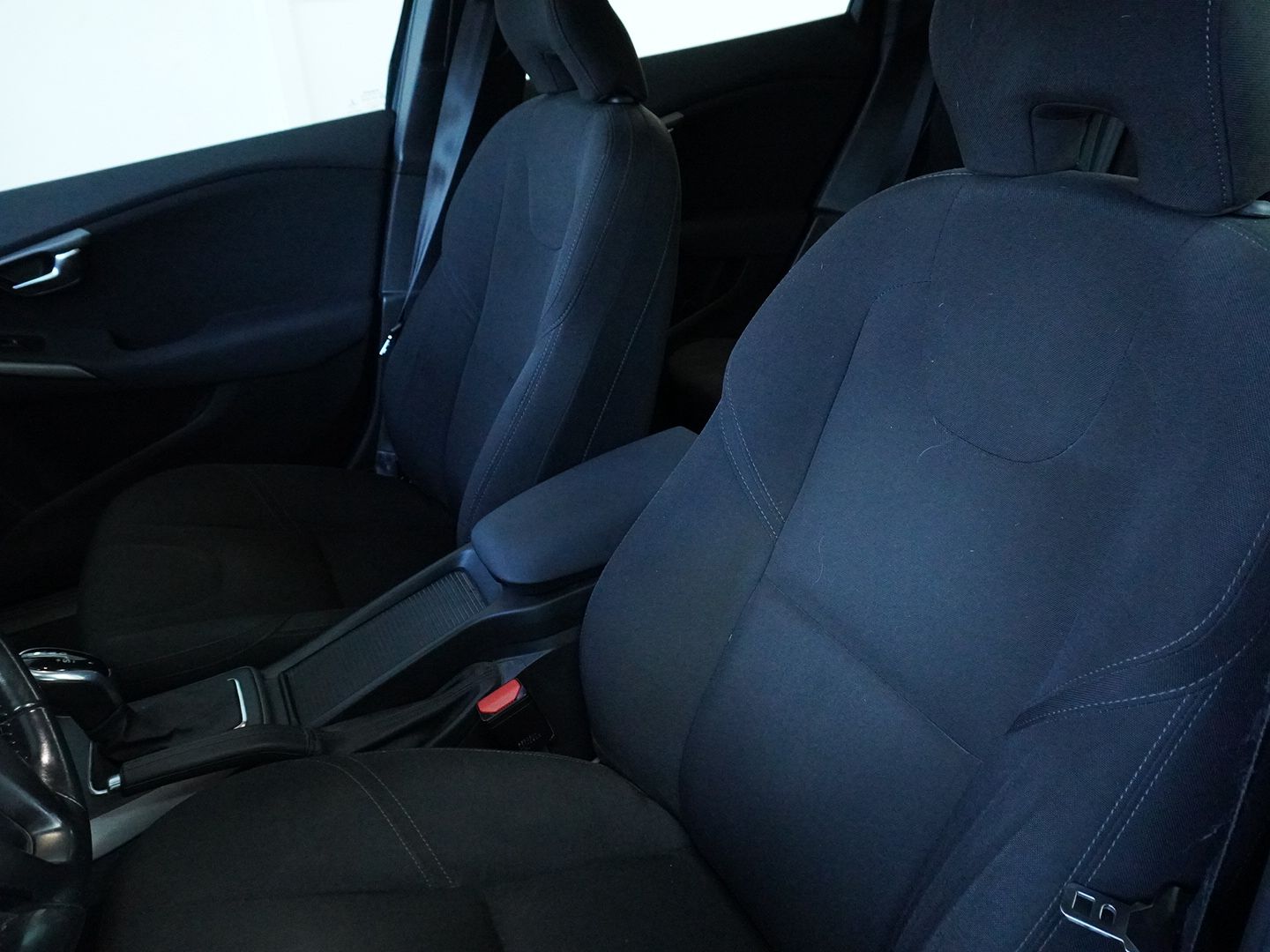 VOLVO V40 D2 Kinetic Powershift-image-3