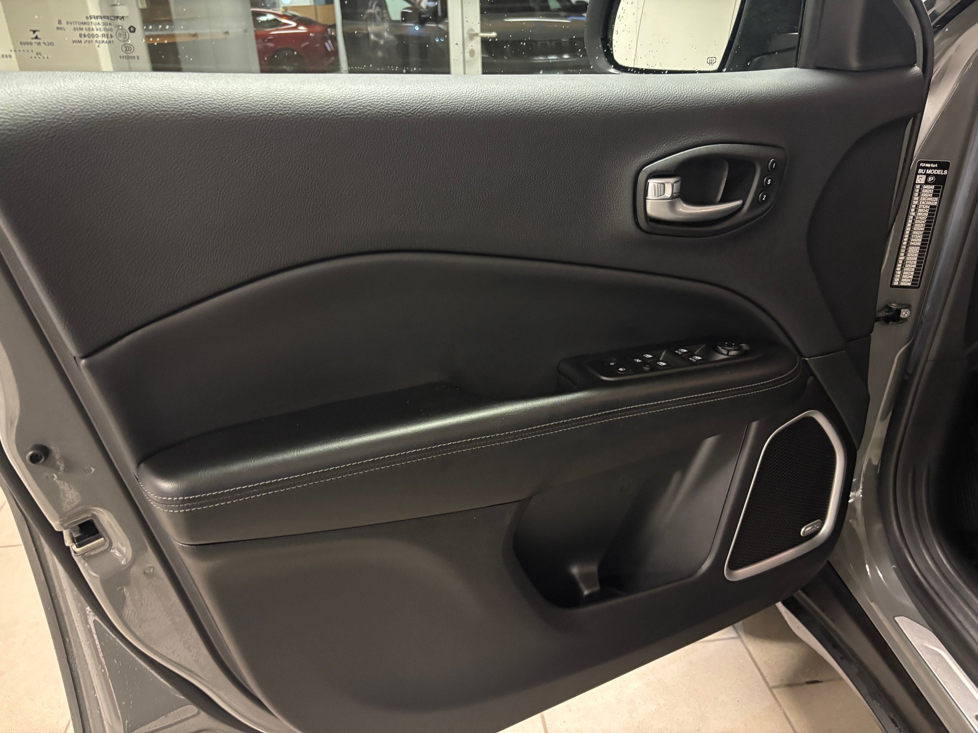 JEEP Compass 1.3 T PHEV S AWD-image-11