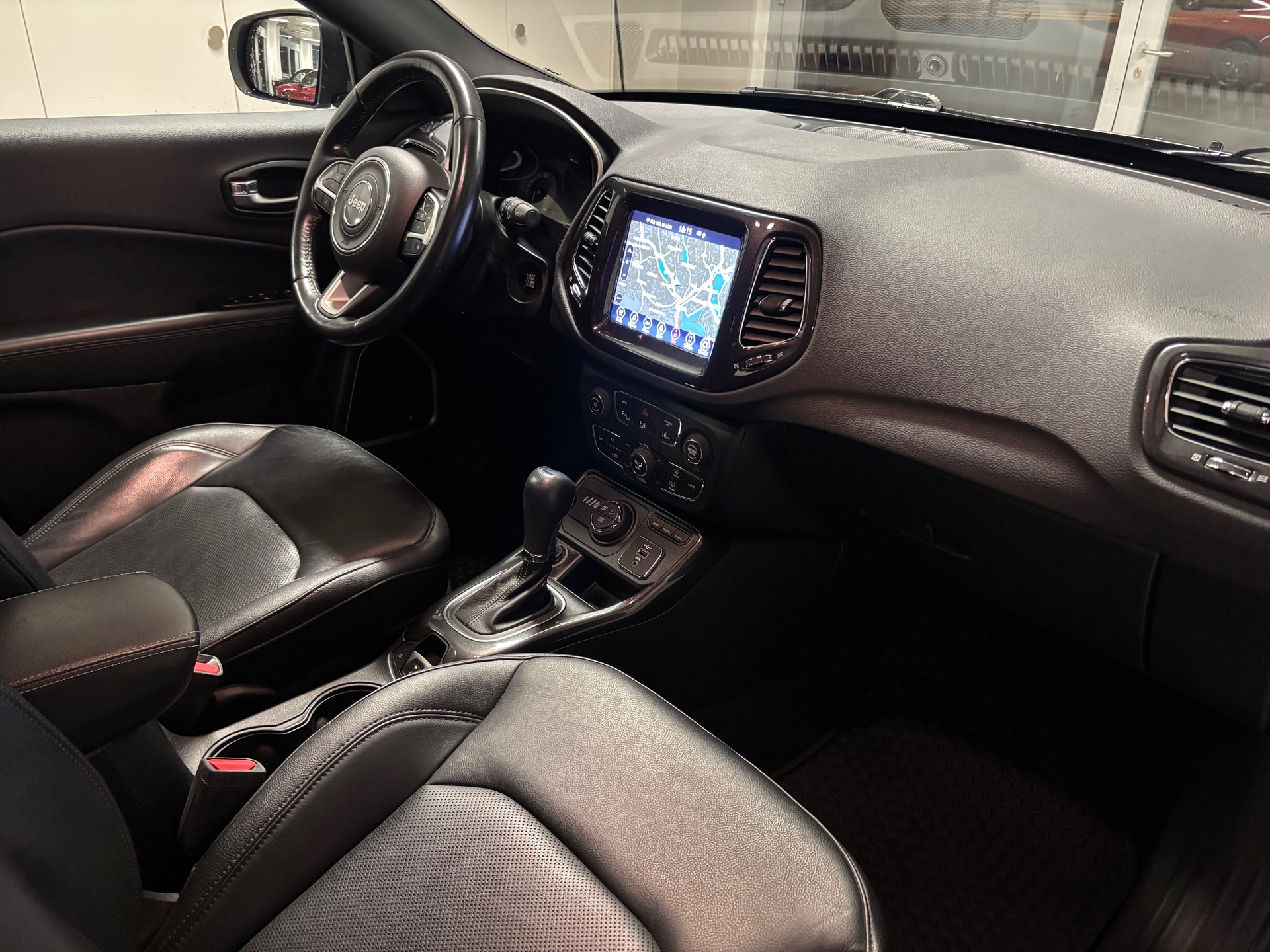 JEEP Compass 1.3 T PHEV S AWD-image-7