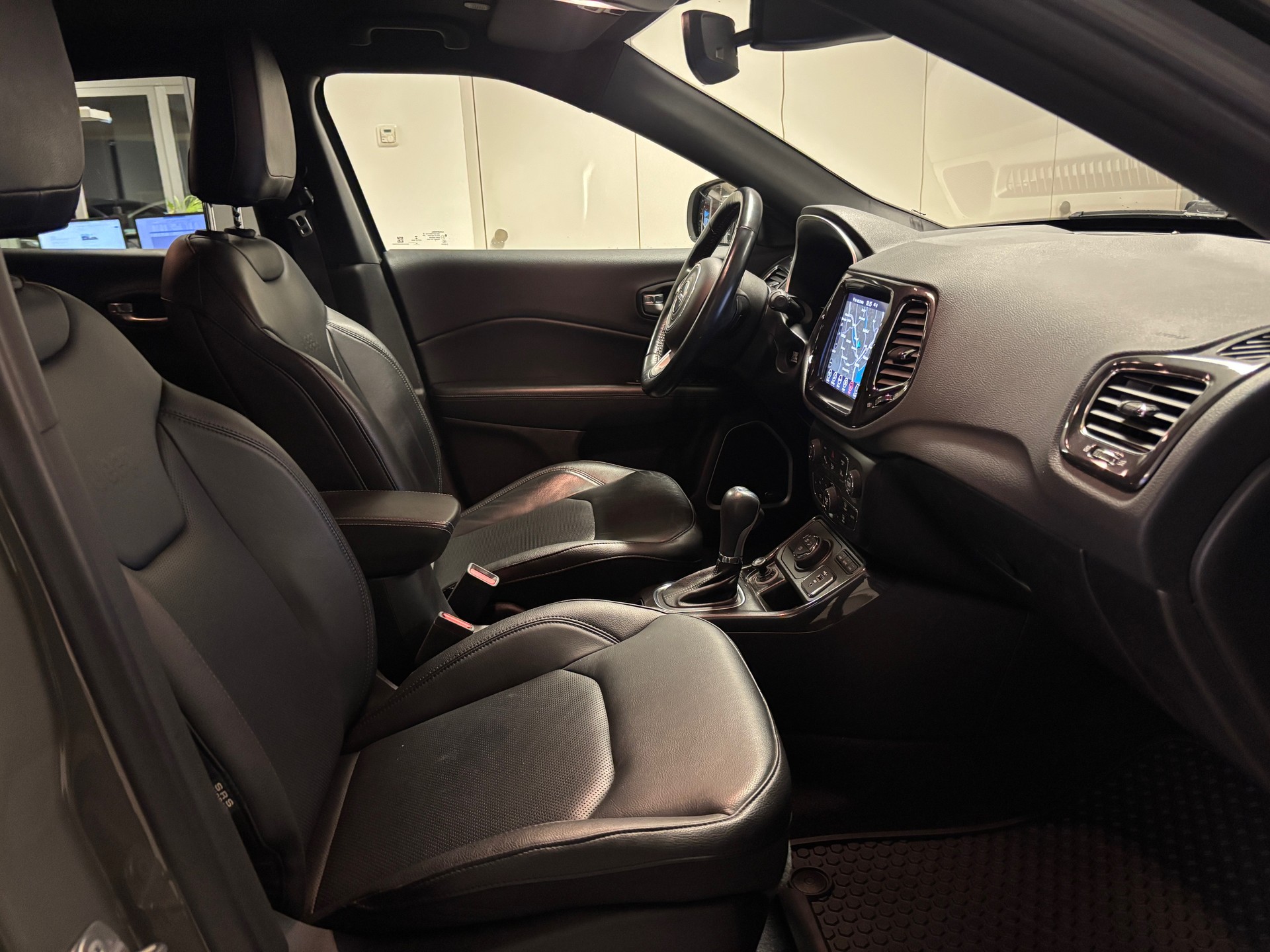 JEEP Compass 1.3 T PHEV S AWD-image-9