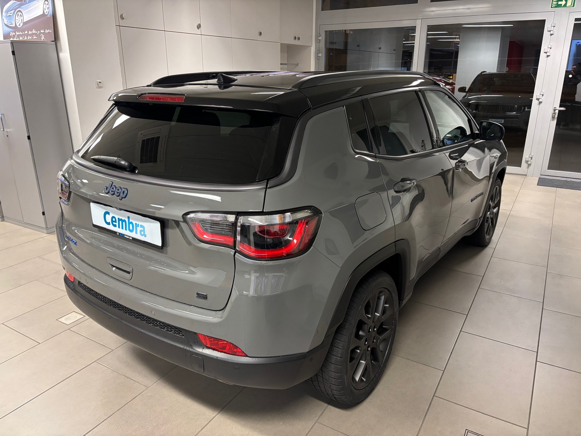 JEEP Compass 1.3 T PHEV S AWD-image-2