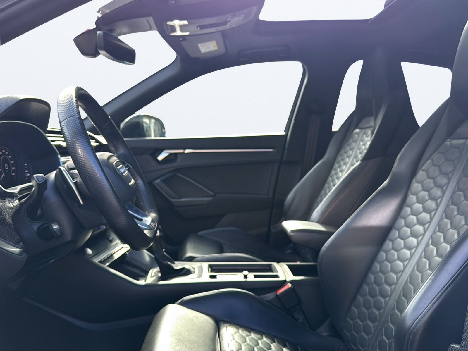 AUDI RS Q3 Sportback quattro S tronic-image-9
