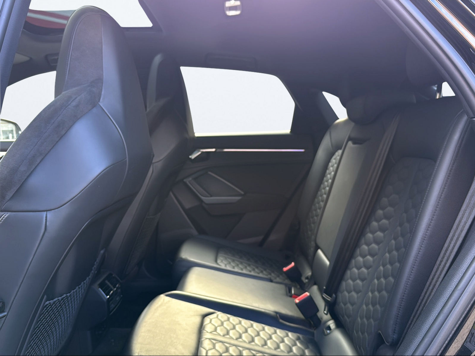 AUDI RS Q3 Sportback quattro S tronic-image-13