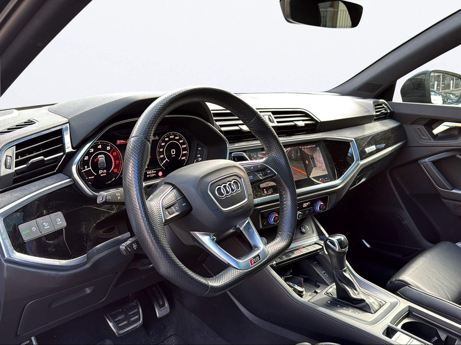 AUDI RS Q3 Sportback quattro S tronic-image-10