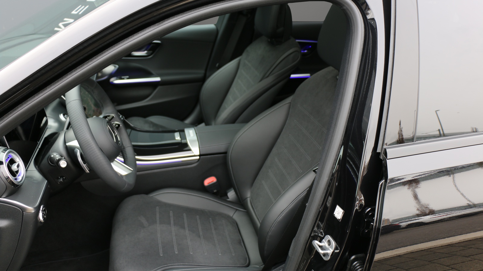 MERCEDES-BENZ C 220 d 4MATIC T-Modell Swiss Star-image-10