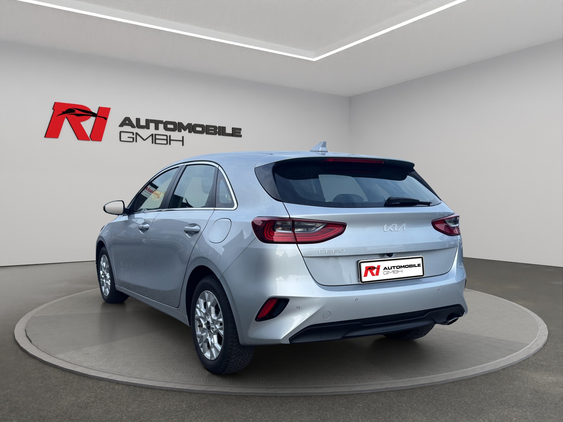 KIA Ceed 1.5 T-GDi MHEV GT Line DCT-image-6