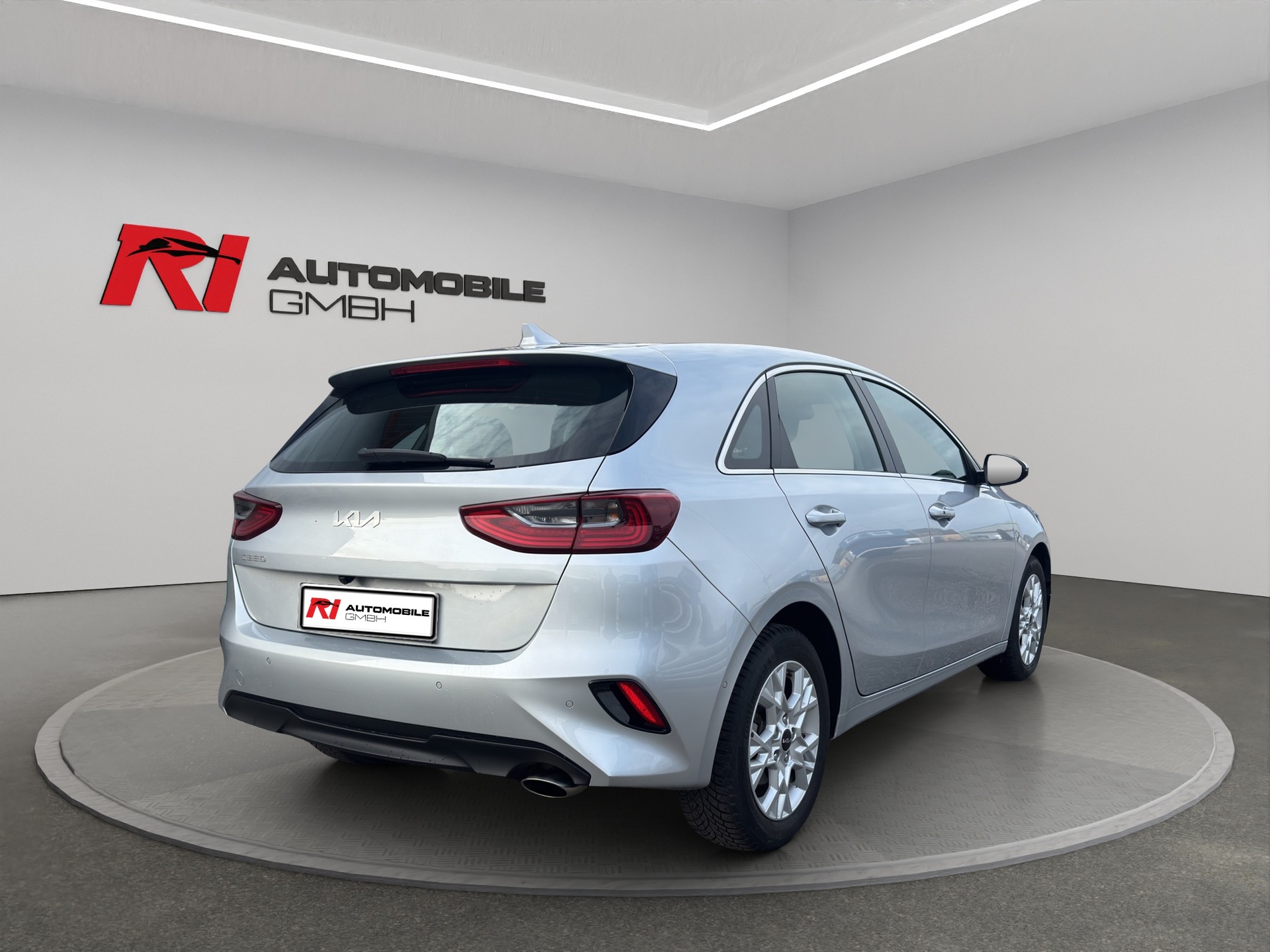 KIA Ceed 1.5 T-GDi MHEV GT Line DCT-image-4