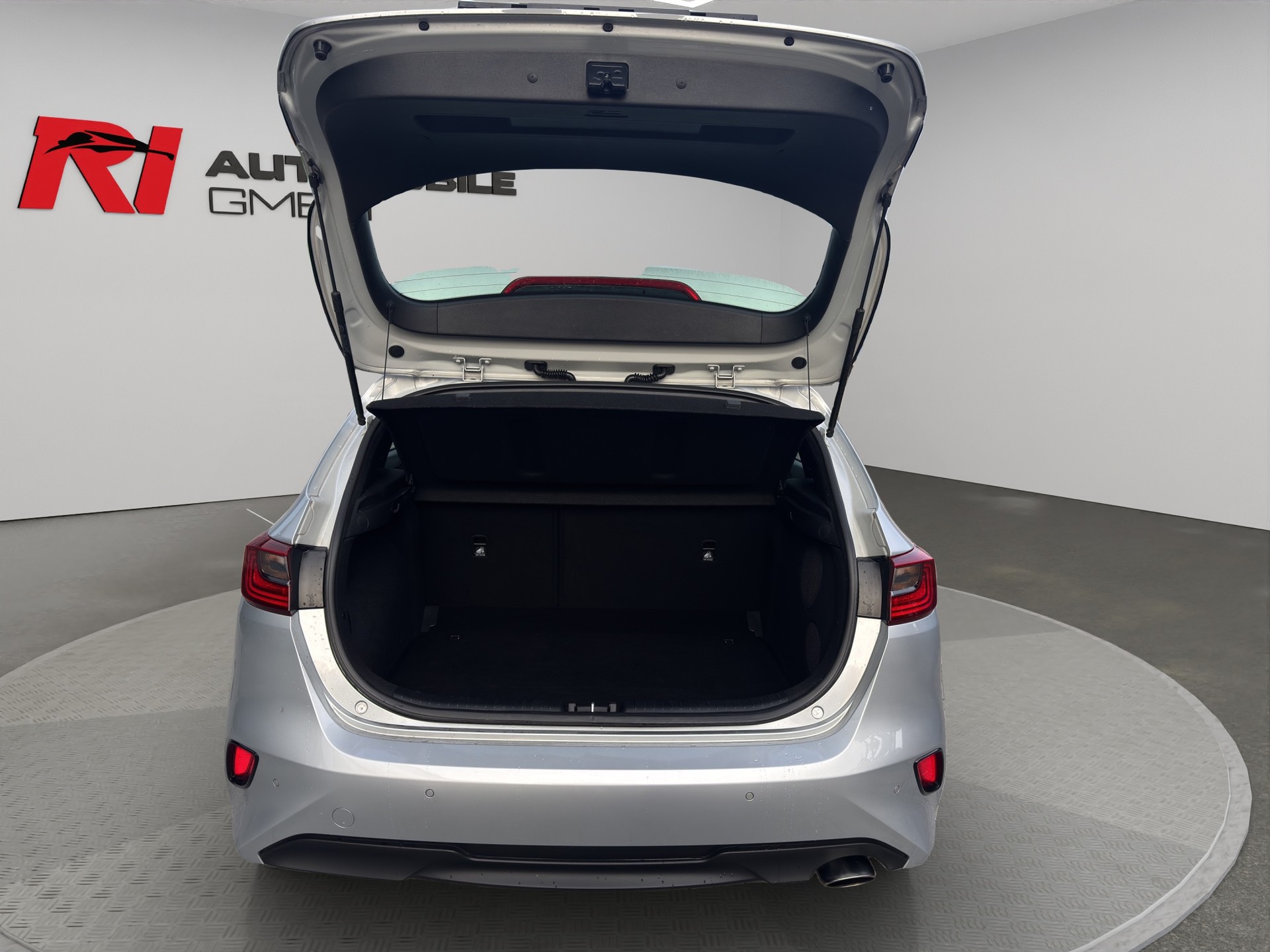 KIA Ceed 1.5 T-GDi MHEV GT Line DCT-image-14