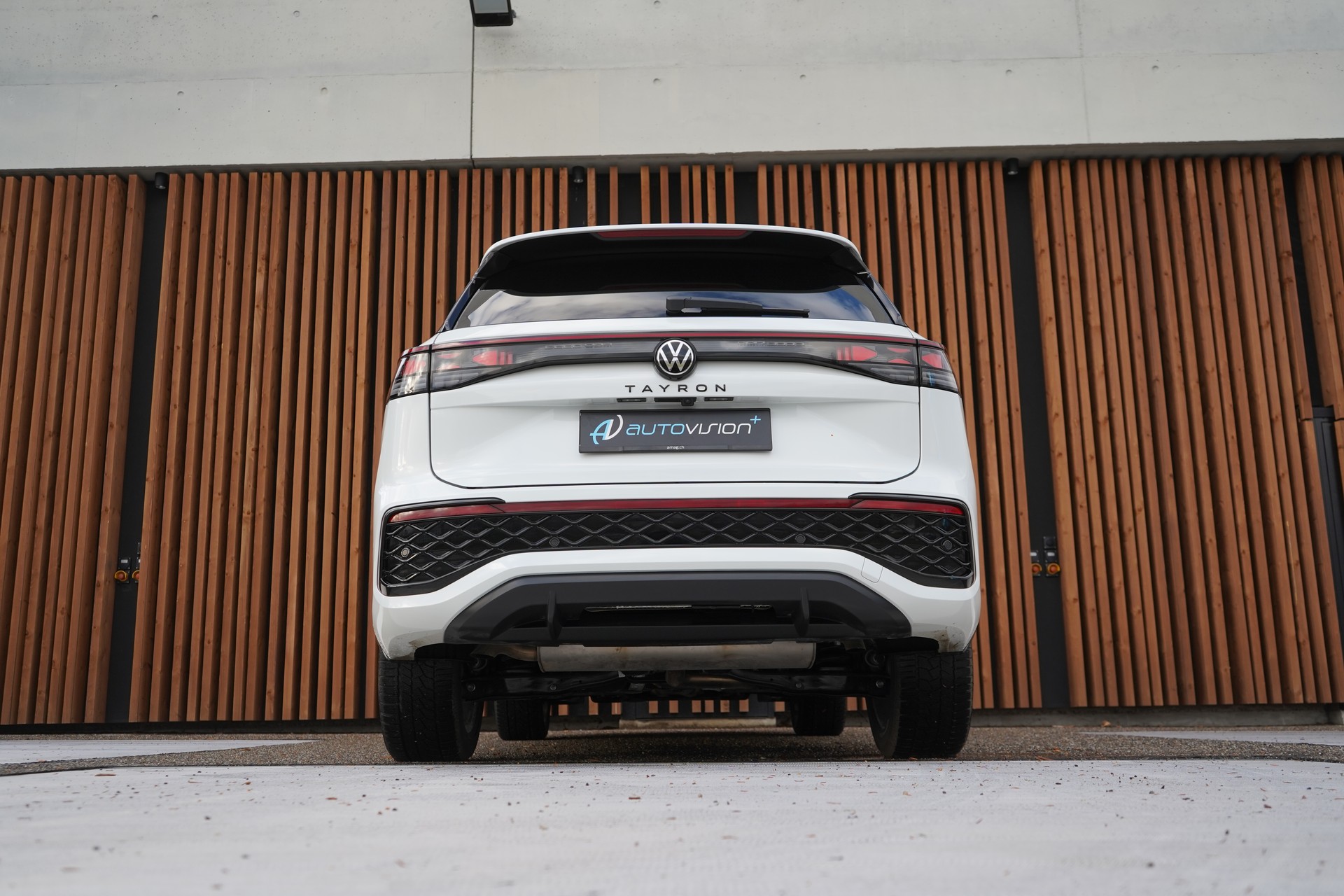 VW TAYRON 2.0 TSI R-LINE BLACK DSG 4MOTION l 204 PS-image-14