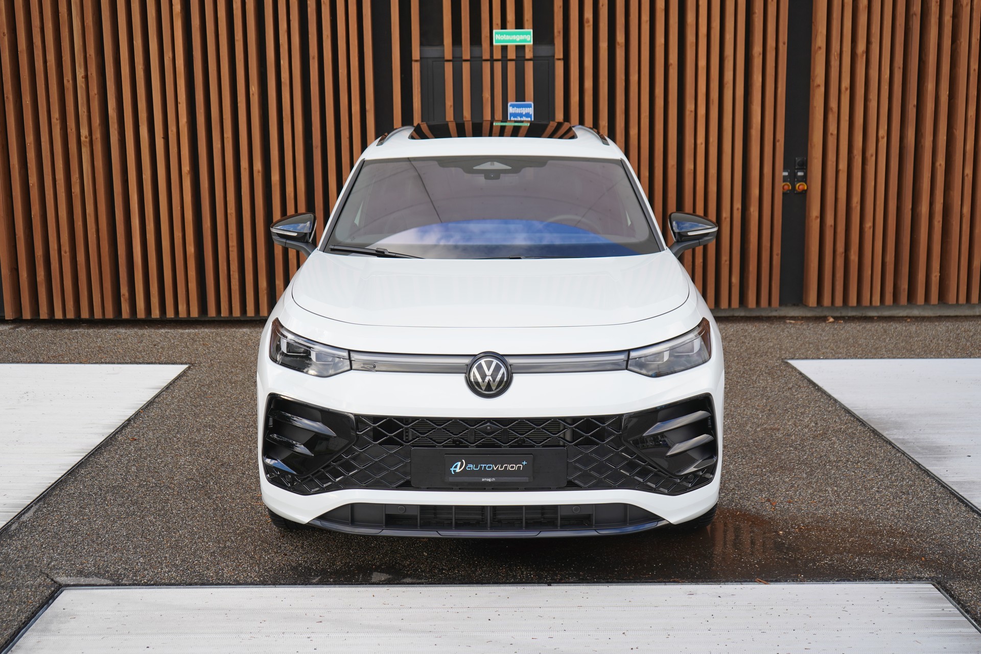 VW TAYRON 2.0 TSI R-LINE BLACK DSG 4MOTION l 204 PS-image-11