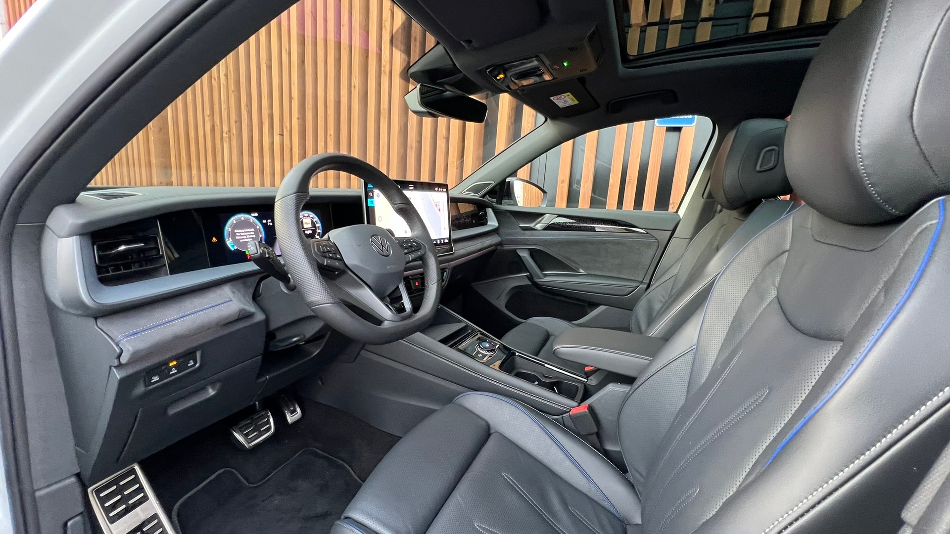 VW TAYRON 2.0 TSI R-LINE BLACK DSG 4MOTION l 204 PS-image-24