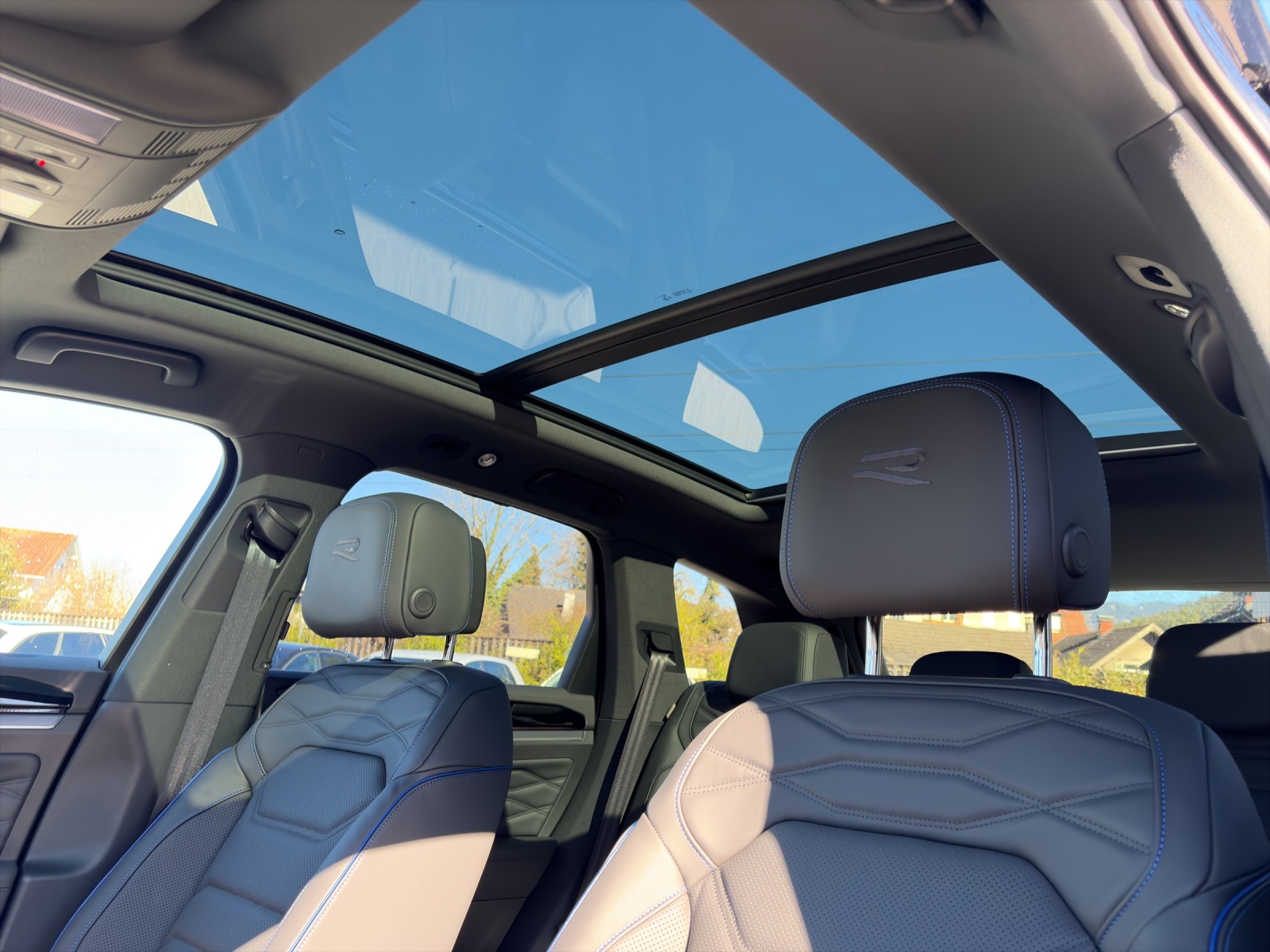 VW Touareg 3.0 TSI eHybrid R Final Edition Tiptronic-image-15