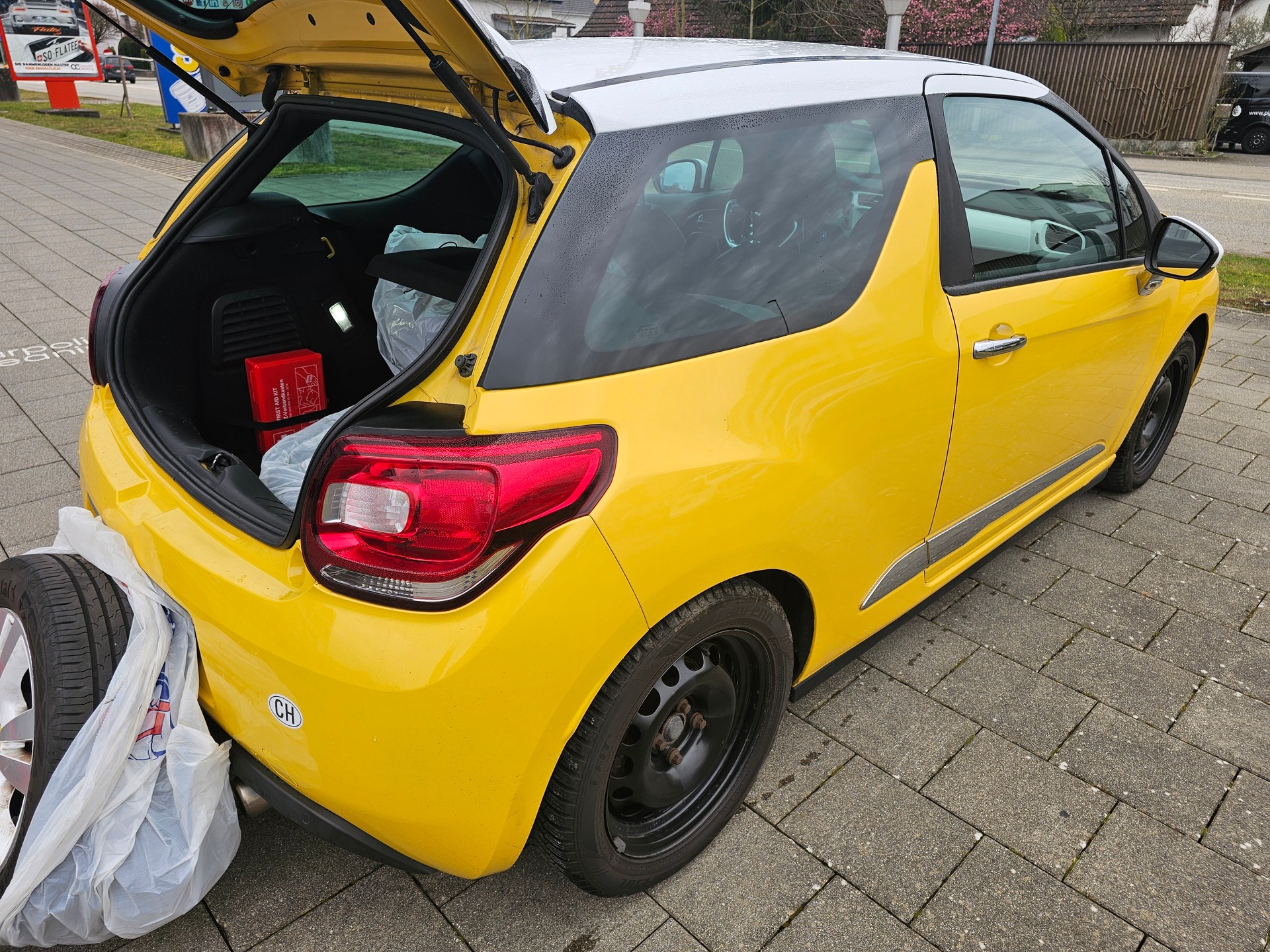 DS AUTOMOBILES DS3 1.6 VTi Faubourg Addict-image-4