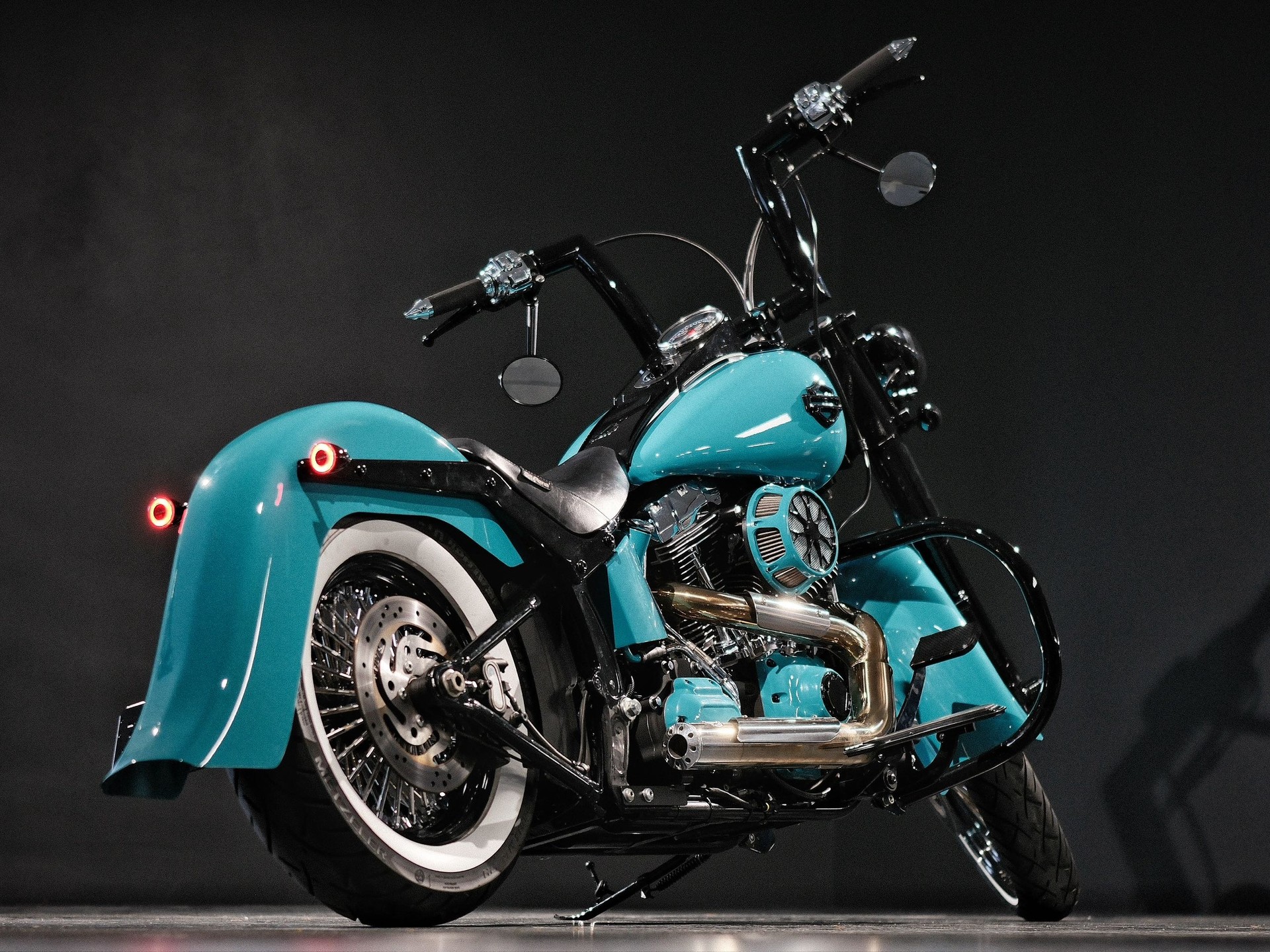 HARLEY-DAVIDSON FLSTN Softail Deluxe ABS-showroom-element-2