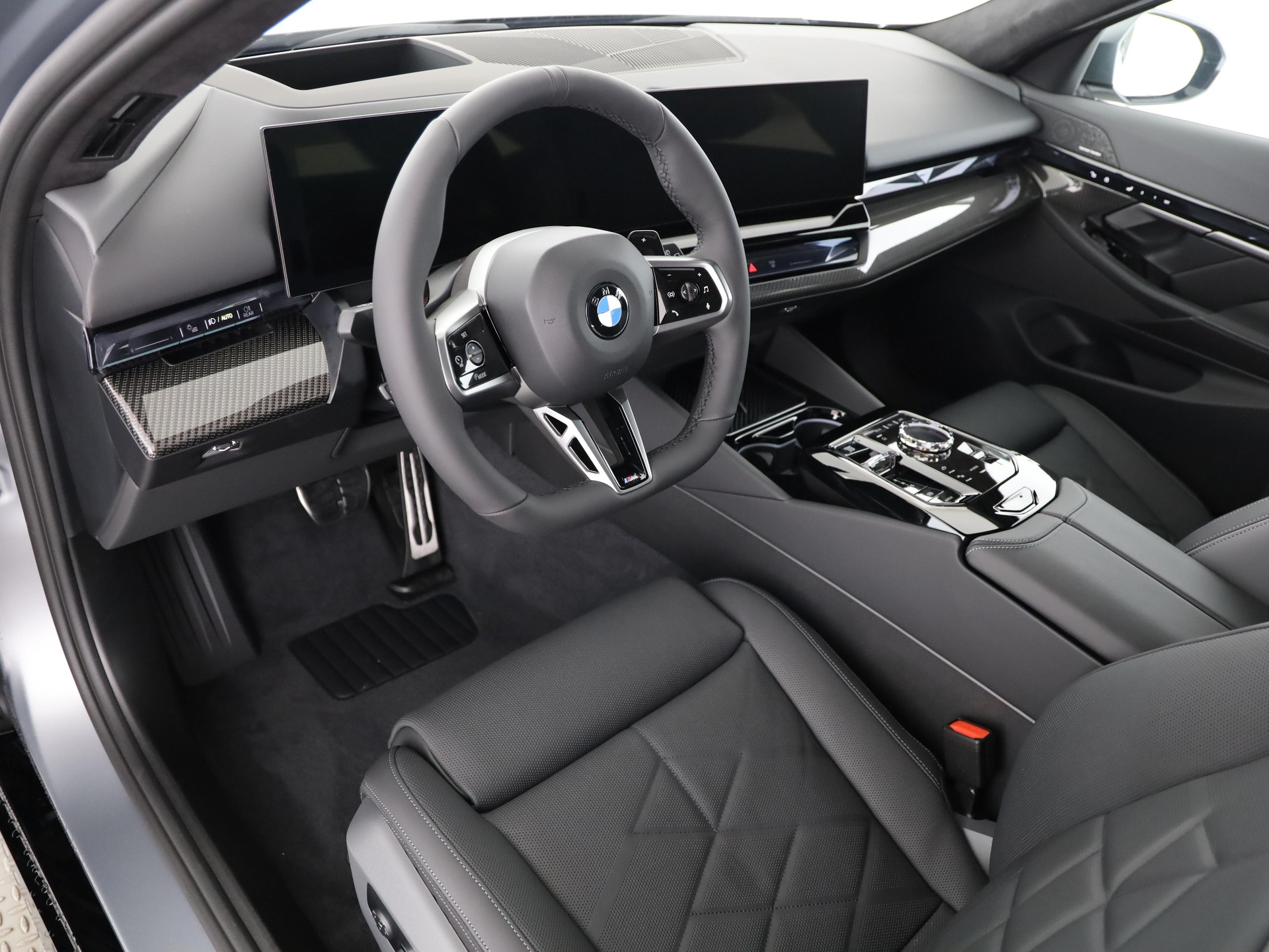BMW 540d xDrive Touring-image-11