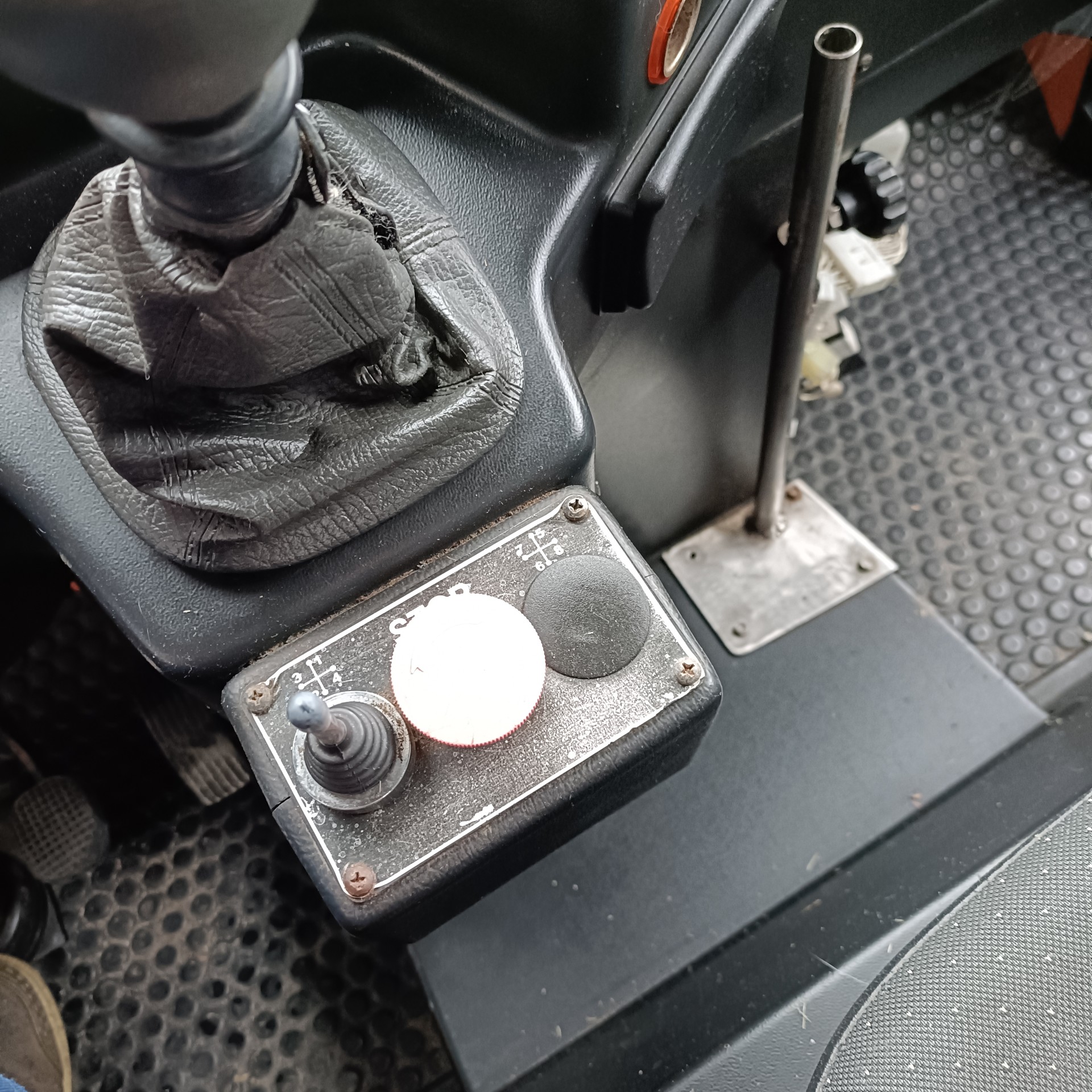 BUCHER BU 35 4x4-image-5