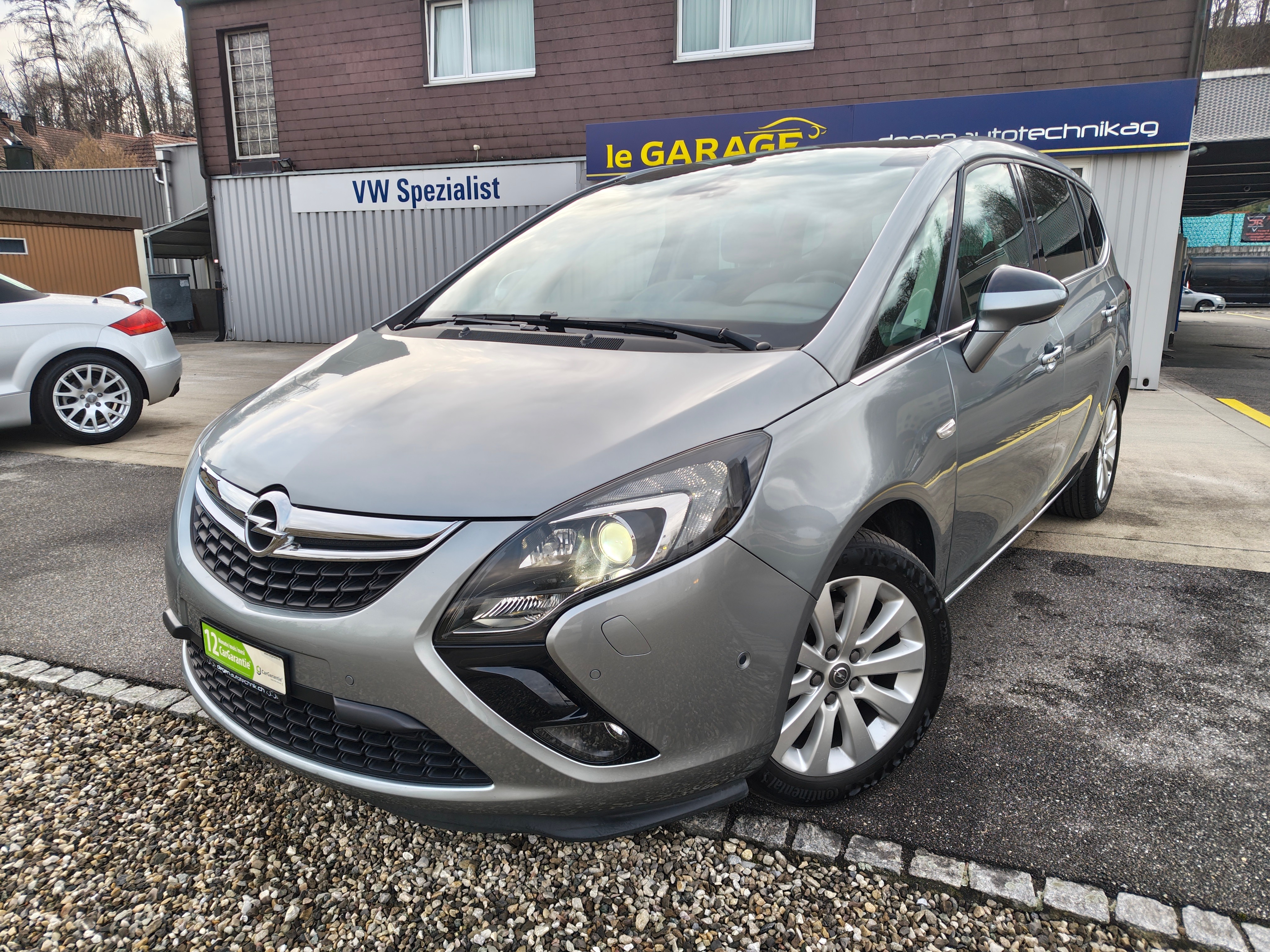 Car photo