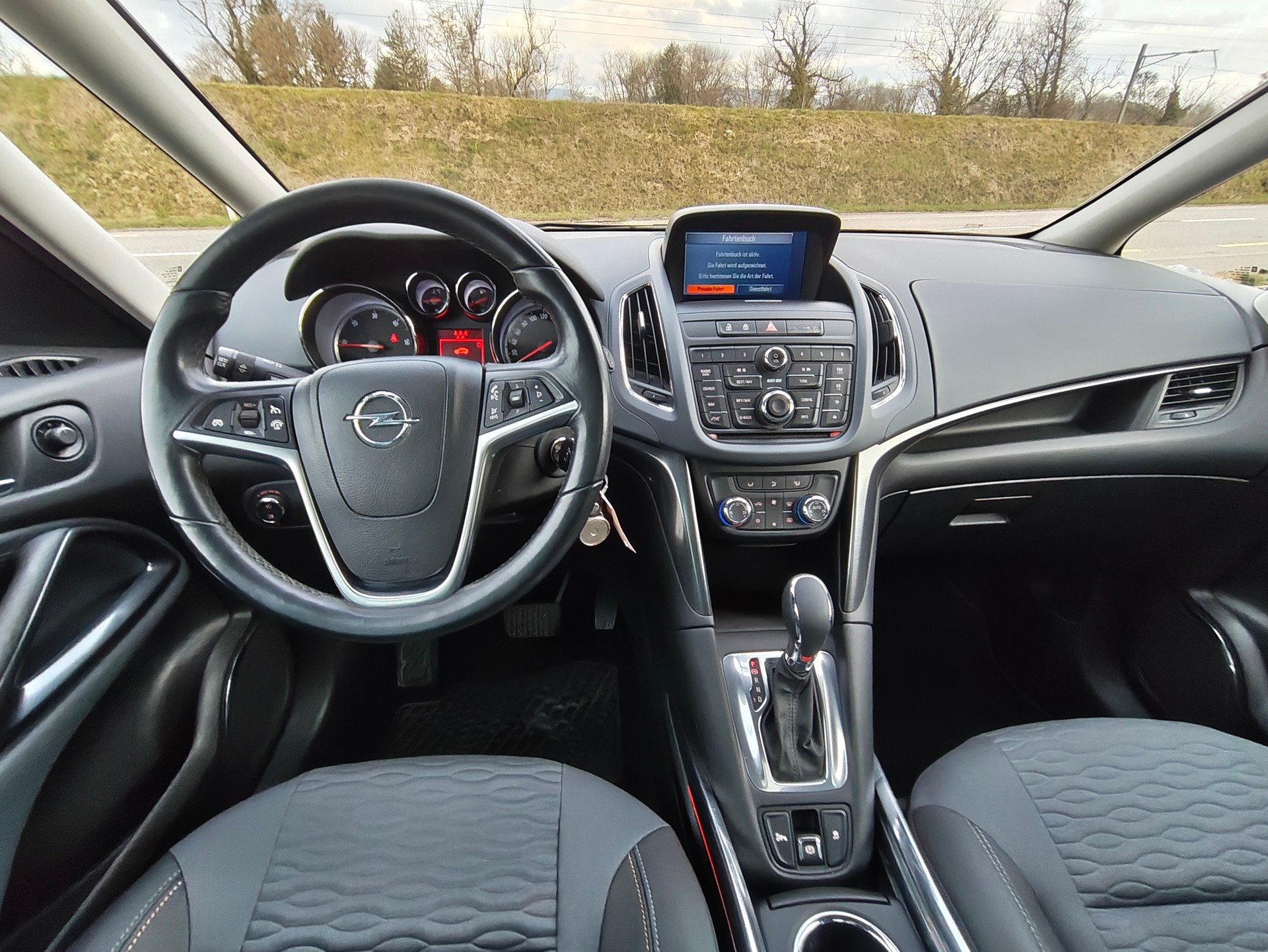 OPEL Zafira Tourer 2.0 CDTi Cosmo Automatic-image-3