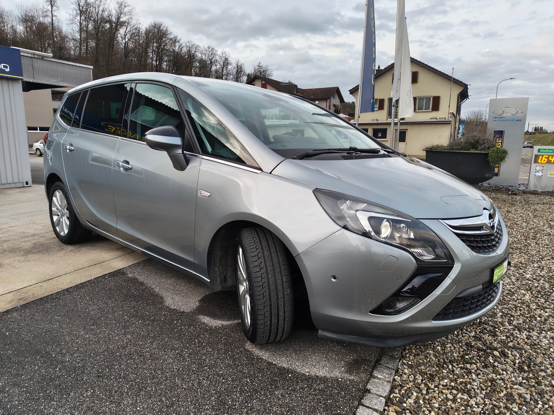 OPEL Zafira Tourer 2.0 CDTi Cosmo Automatic-image-2