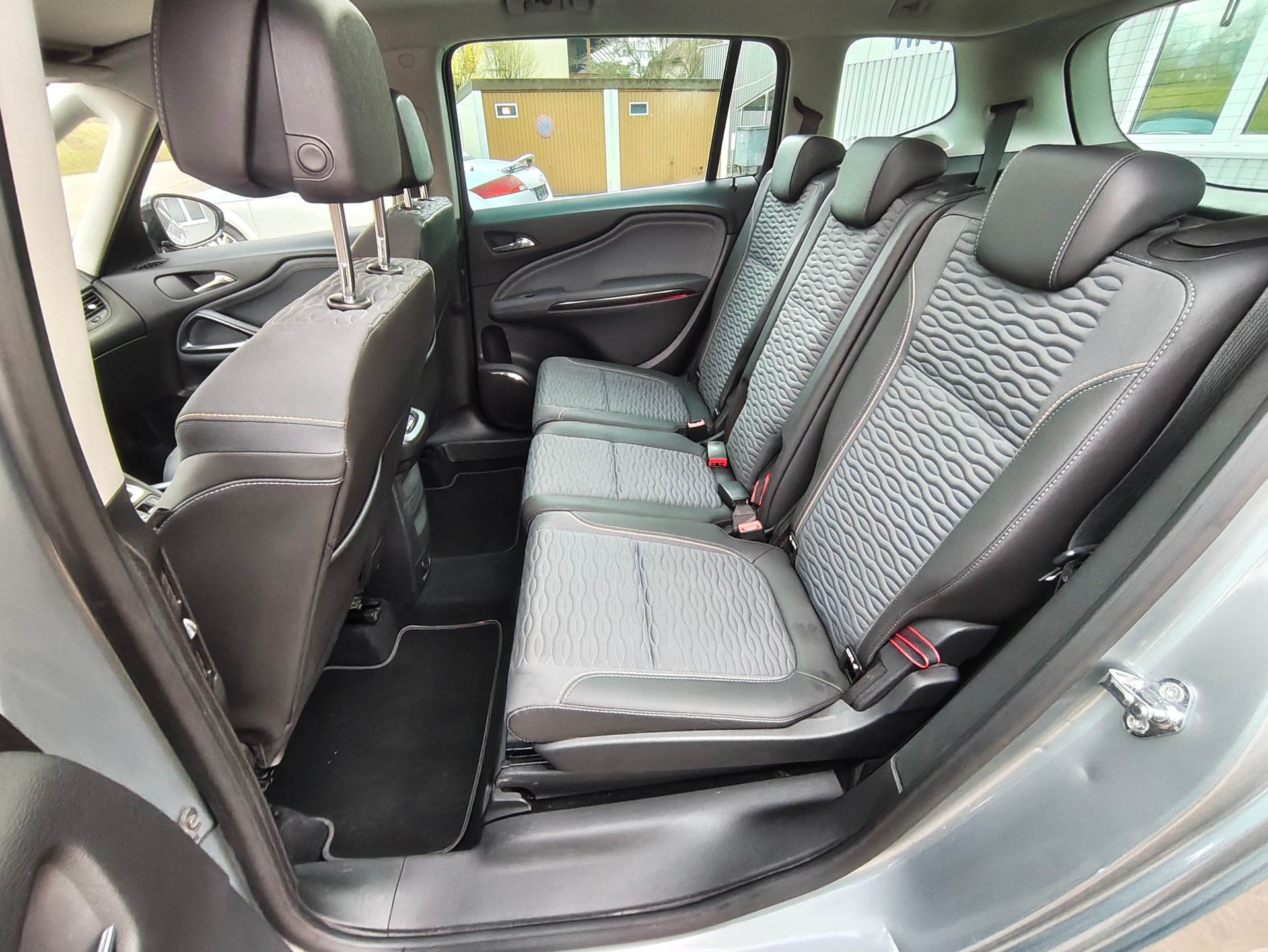 OPEL Zafira Tourer 2.0 CDTi Cosmo Automatic-image-6