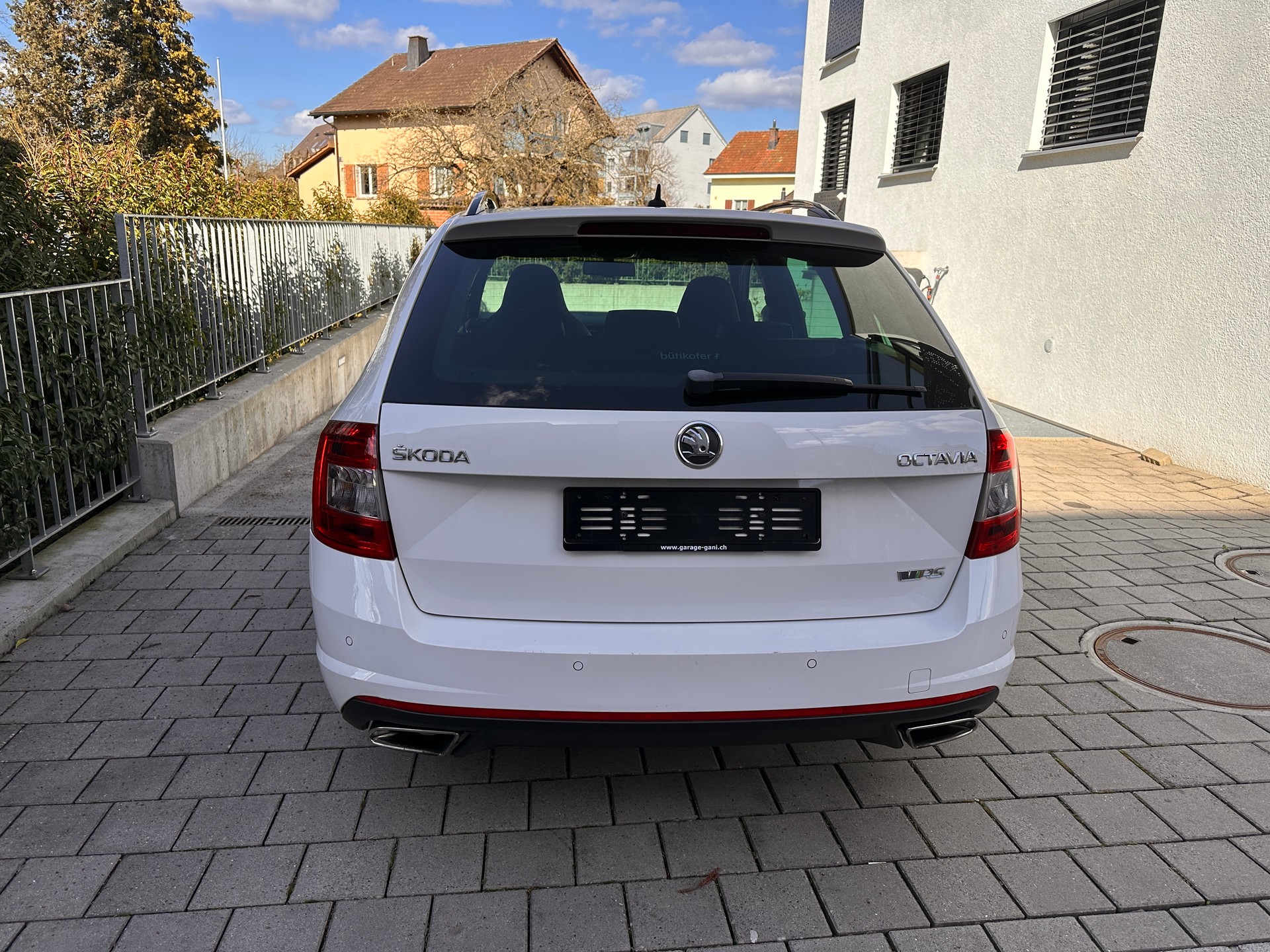 SKODA Octavia Combi 2.0 TSI RS DSG-image-5