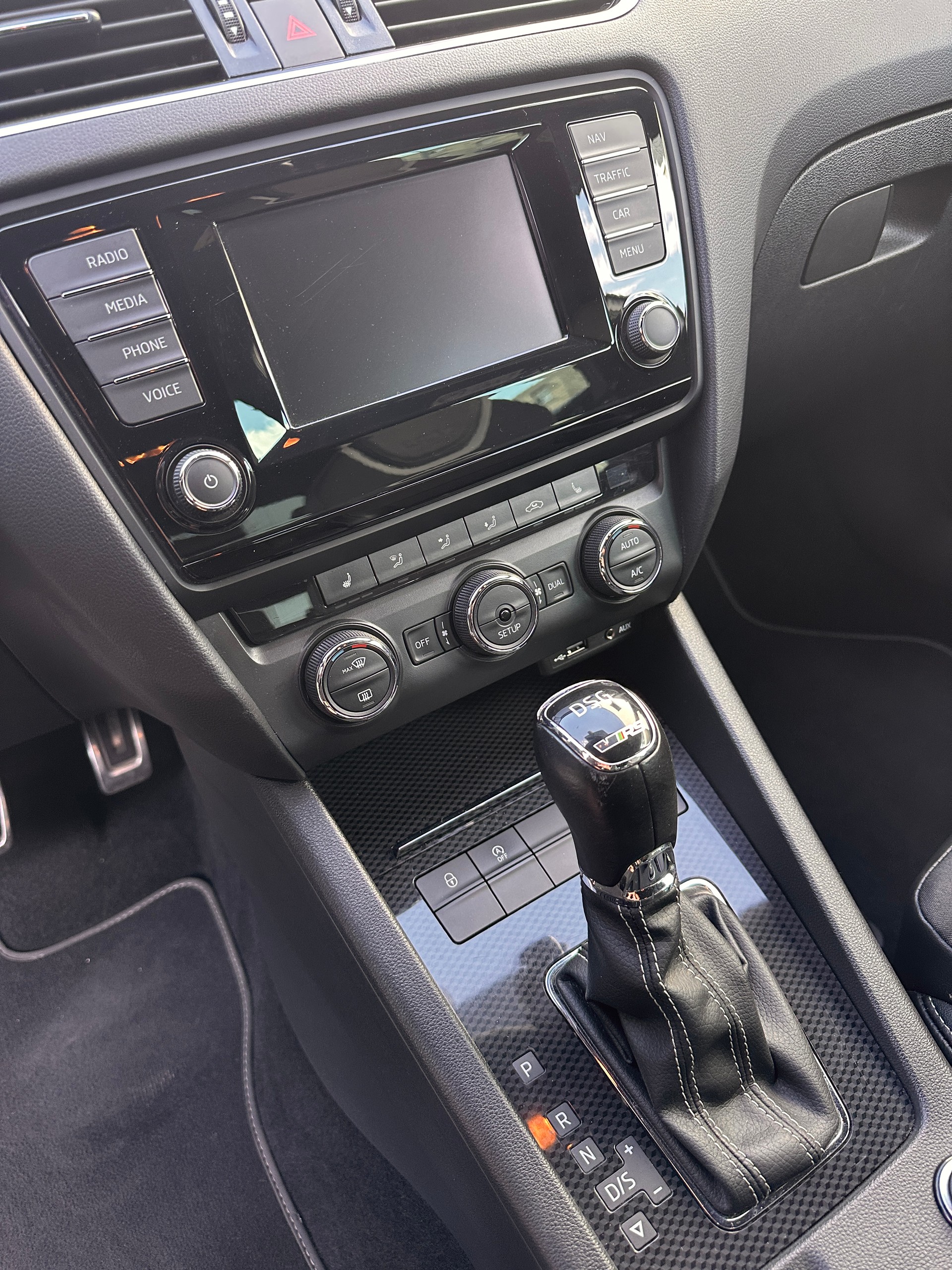SKODA Octavia Combi 2.0 TSI RS DSG-image-12