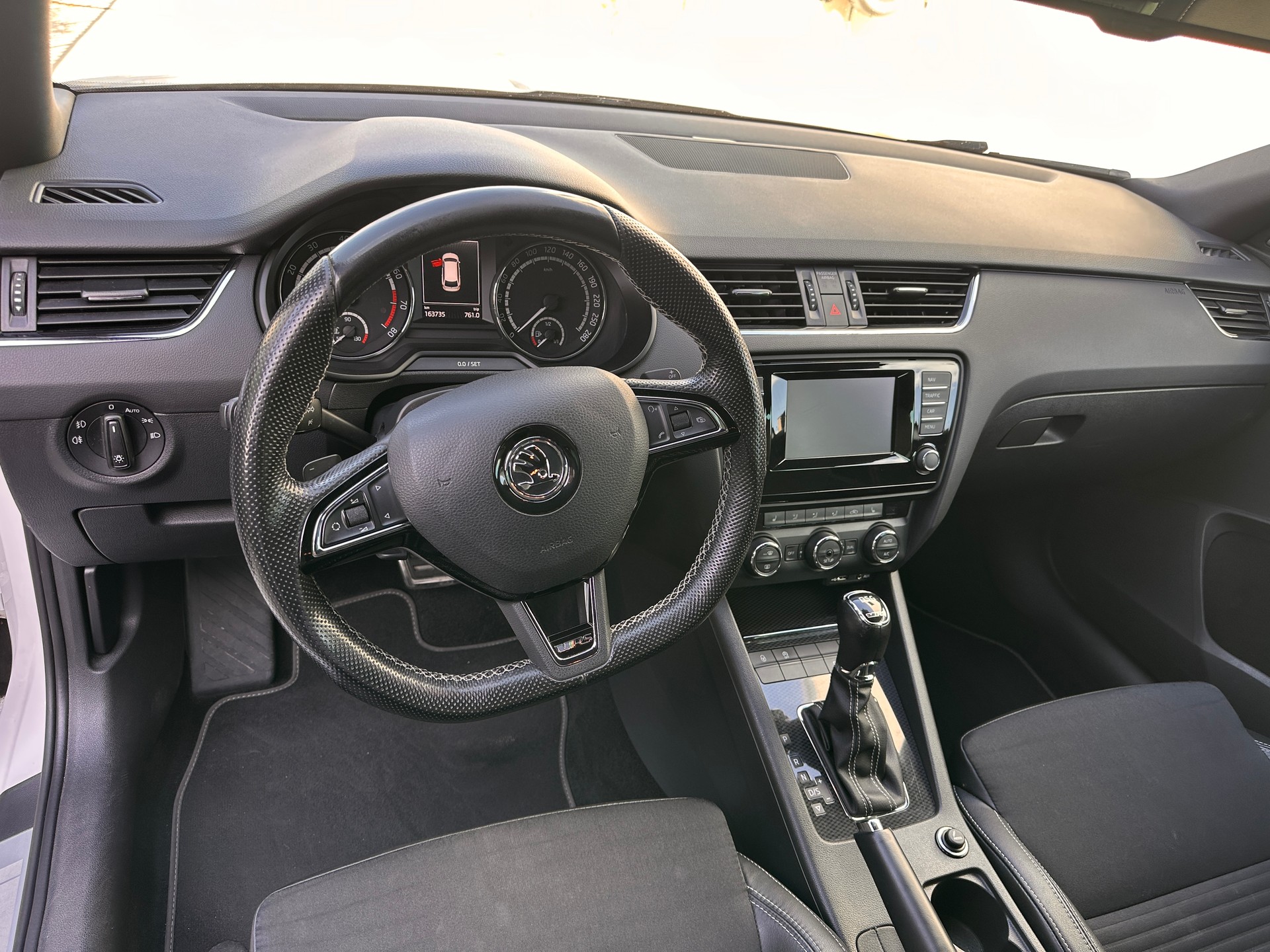SKODA Octavia Combi 2.0 TSI RS DSG-image-9