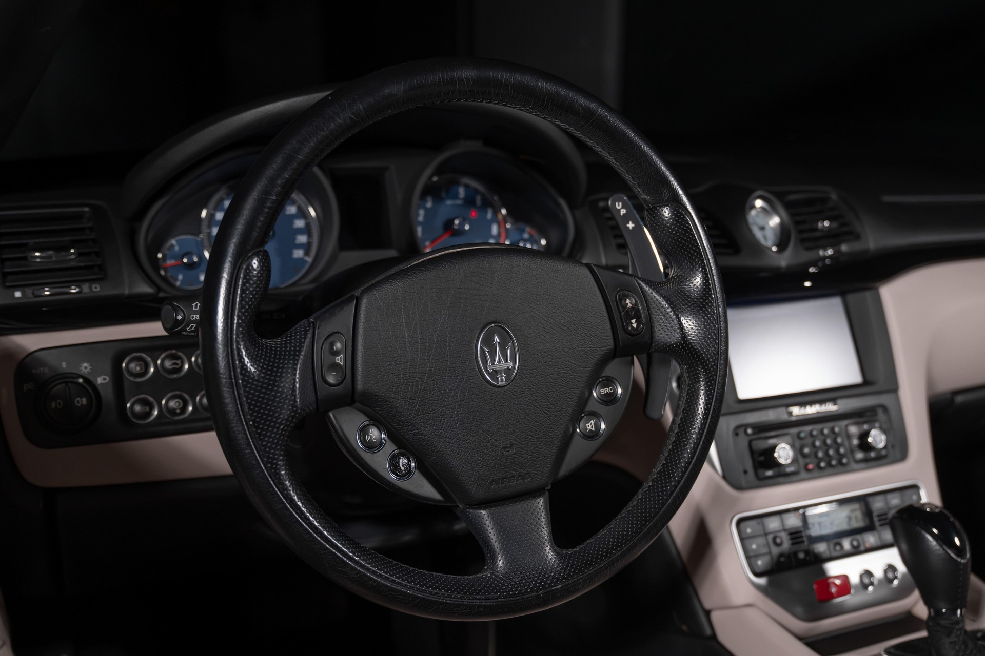 MASERATI Gran Cabrio 4.7 V8-image-19