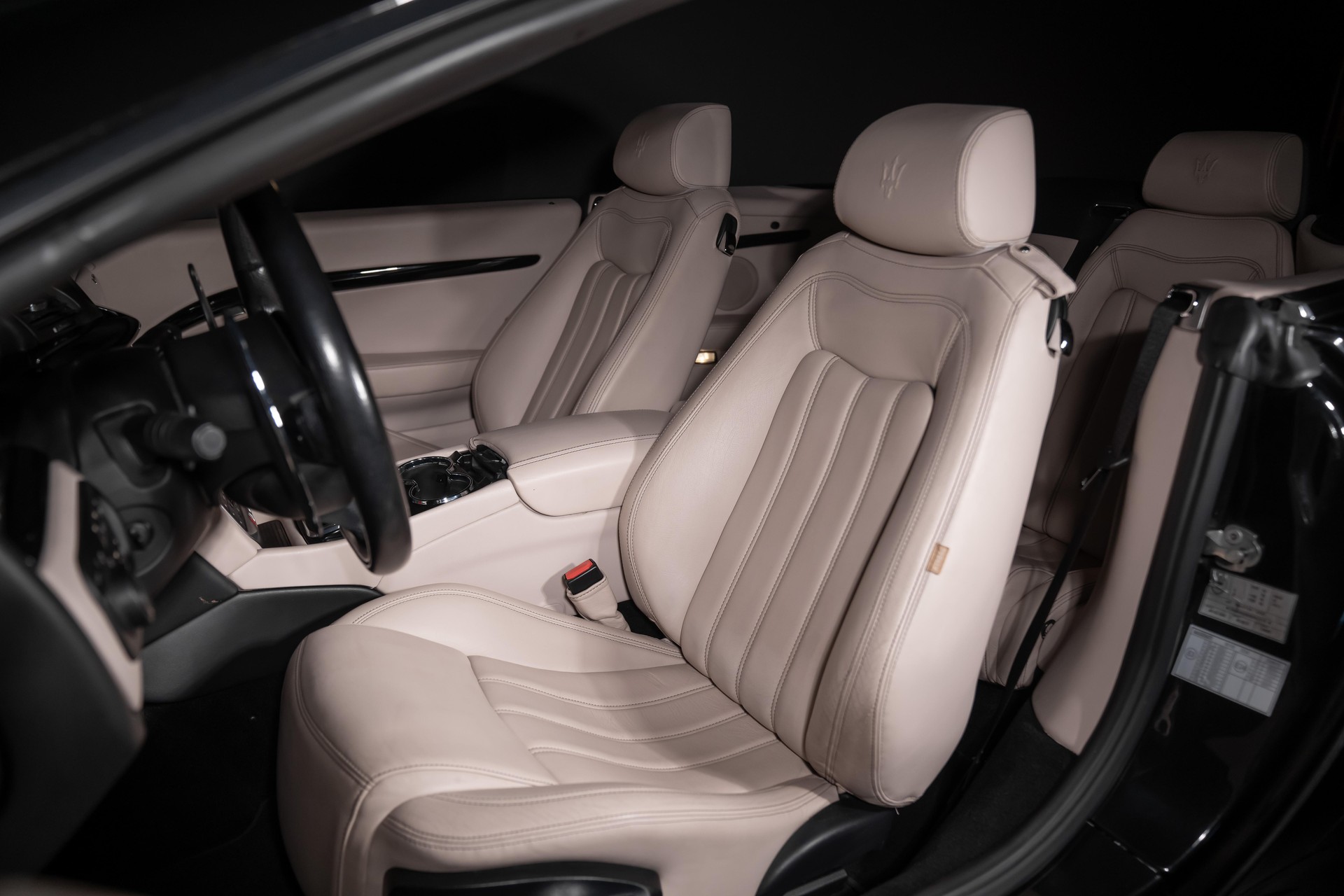 MASERATI Gran Cabrio 4.7 V8-image-13